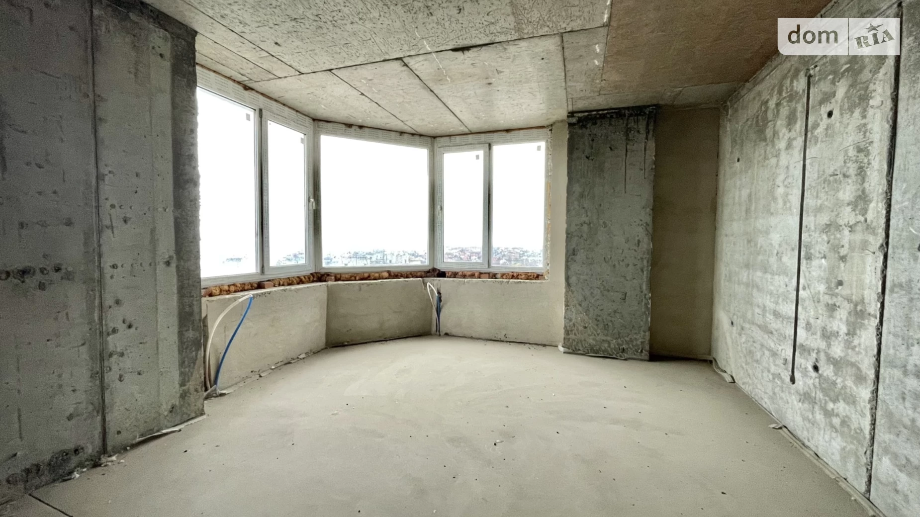 Продается 1-комнатная квартира 56.7 кв. м в Черноморске, ул. Парусная - фото 3
