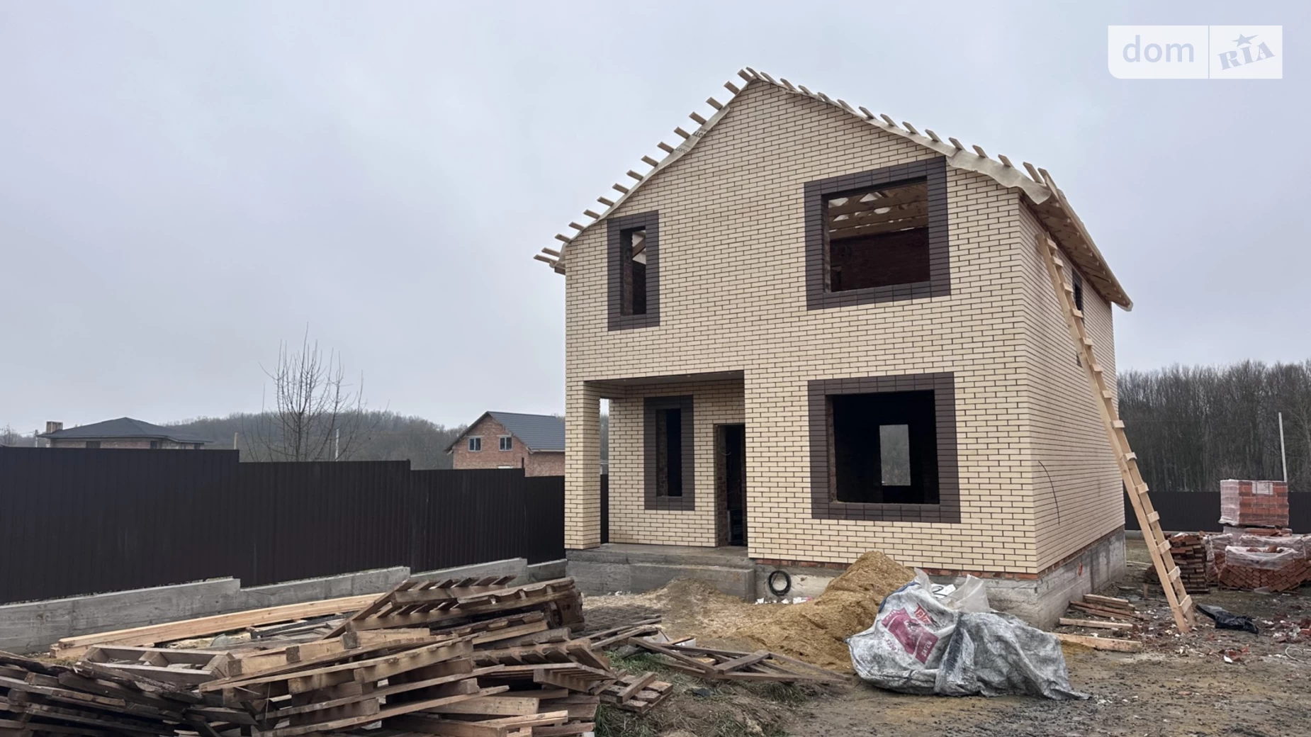 Продается дом на 2 этажа 125 кв. м с подвалом, цена: 85000 $ - фото 2