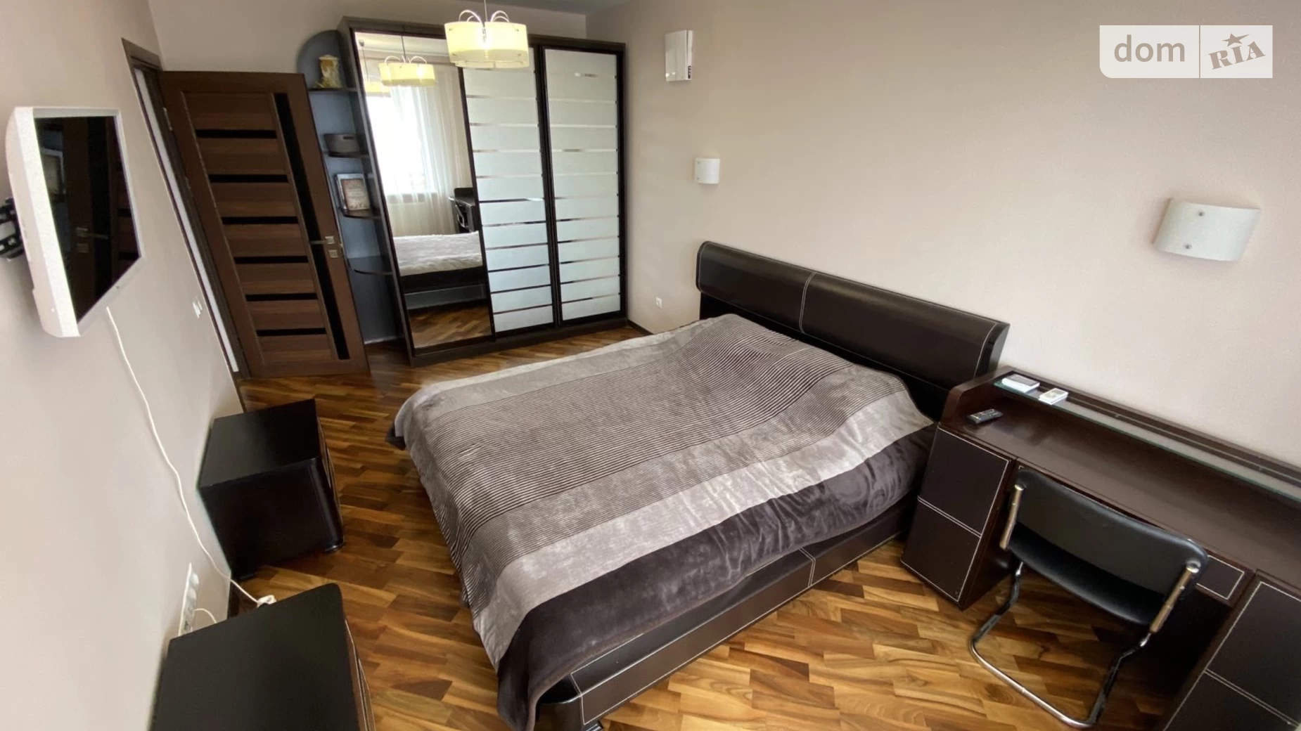 Продається 3-кімнатна квартира 108.7 кв. м у Чернівцях - фото 5