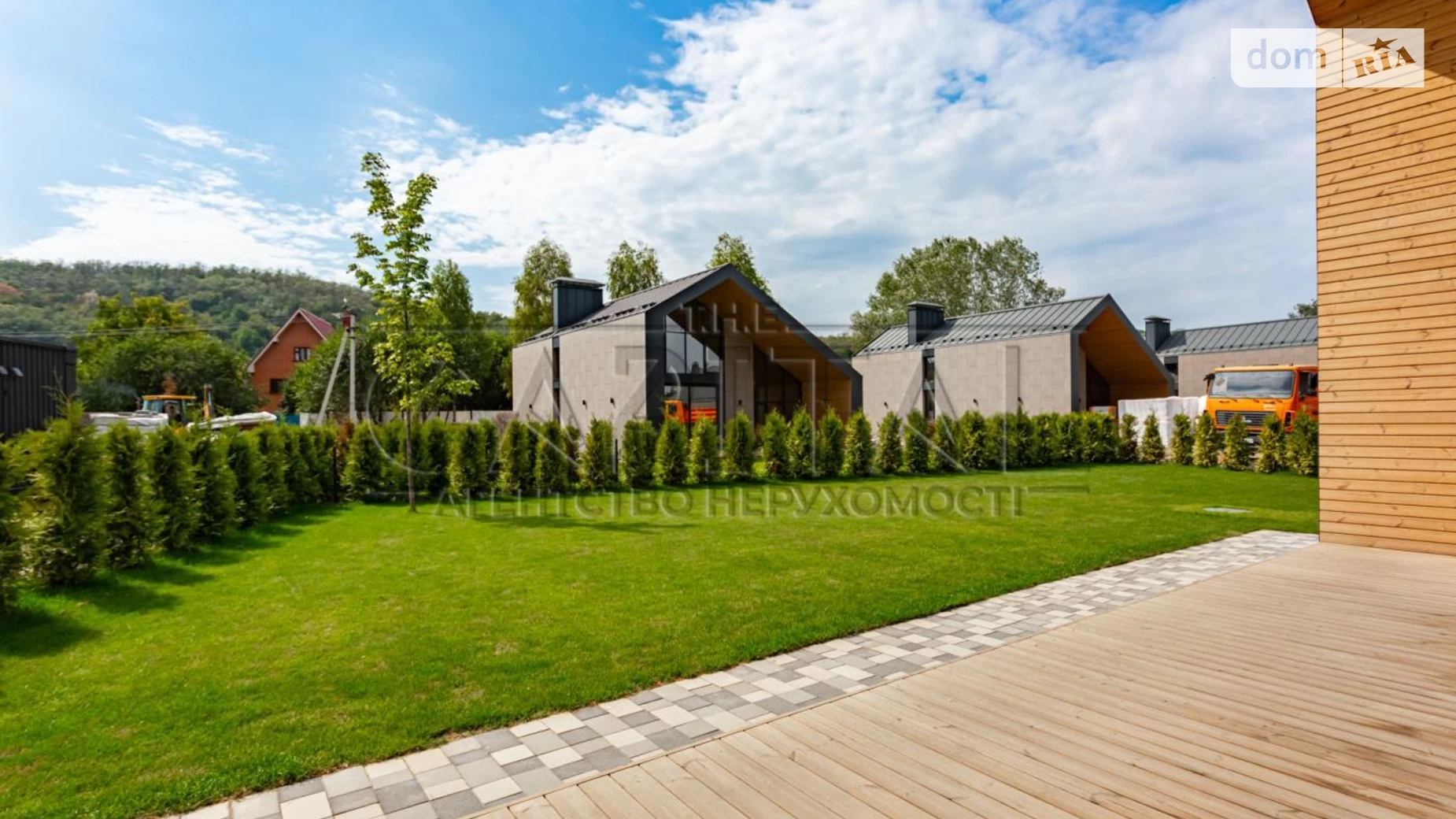 Продается дом на 2 этажа 145 кв. м с бассейном, цена: 265000 $ - фото 4