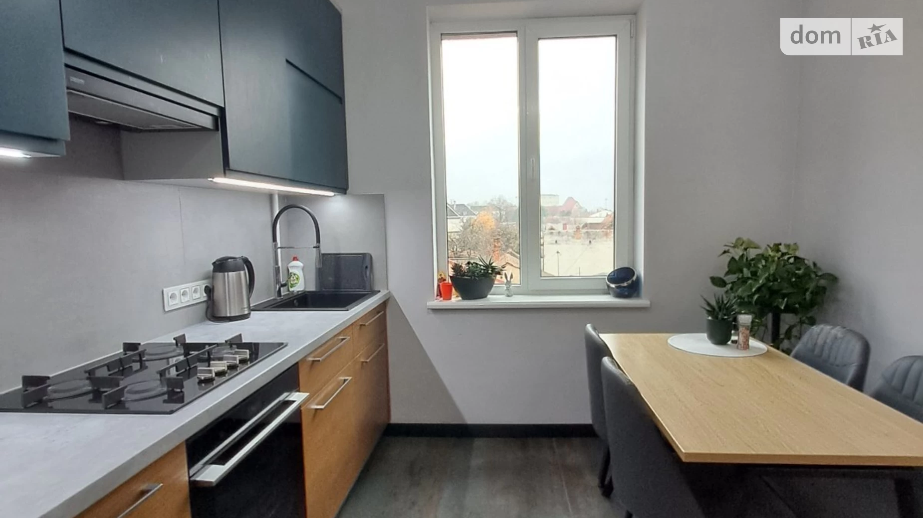 Продається 2-кімнатна квартира 125 кв. м у Мукачеві, вул. Августина Штефана - фото 2