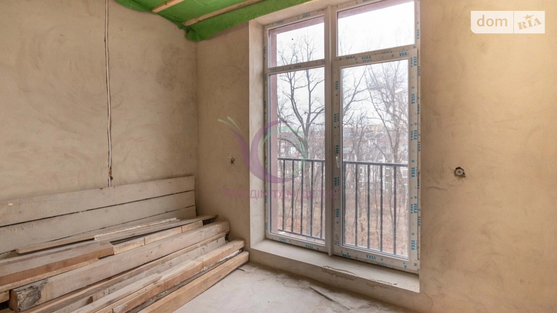 Продается 3-комнатная квартира 96 кв. м в Черновцах, ул. Международная - фото 2