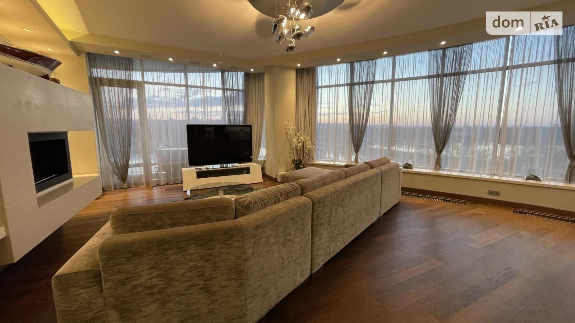 Продається 4-кімнатна квартира 156 кв. м у Києві, вул. Раїси Окіпної, 18 - фото 2