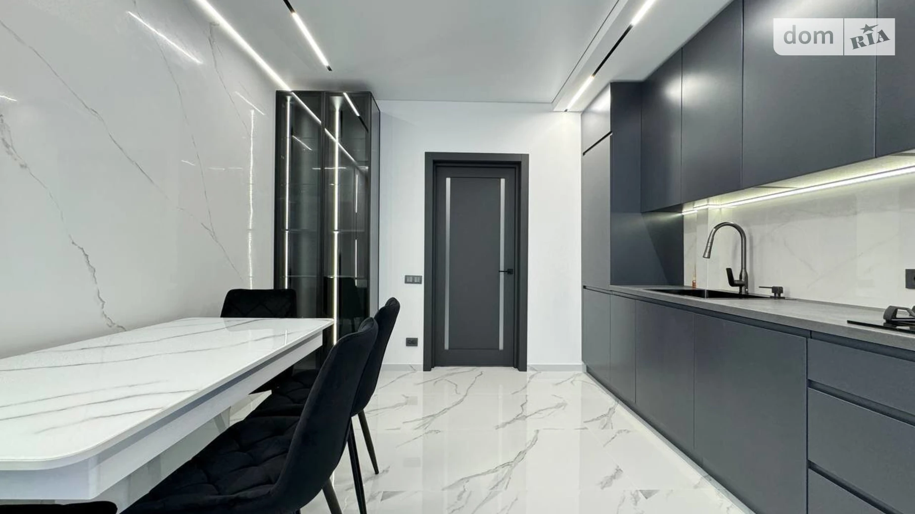 Продается 2-комнатная квартира 67 кв. м в Ивано-Франковске, ул. Гетьмана Ивана Мазепы, 164 - фото 3