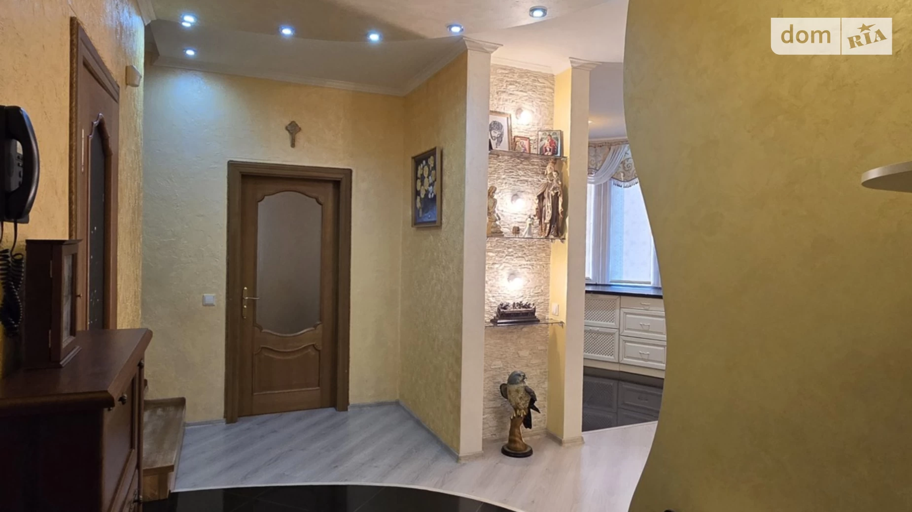 Продается 5-комнатная квартира 181.8 кв. м в Ужгороде, ул. Богомольца, 22 - фото 2
