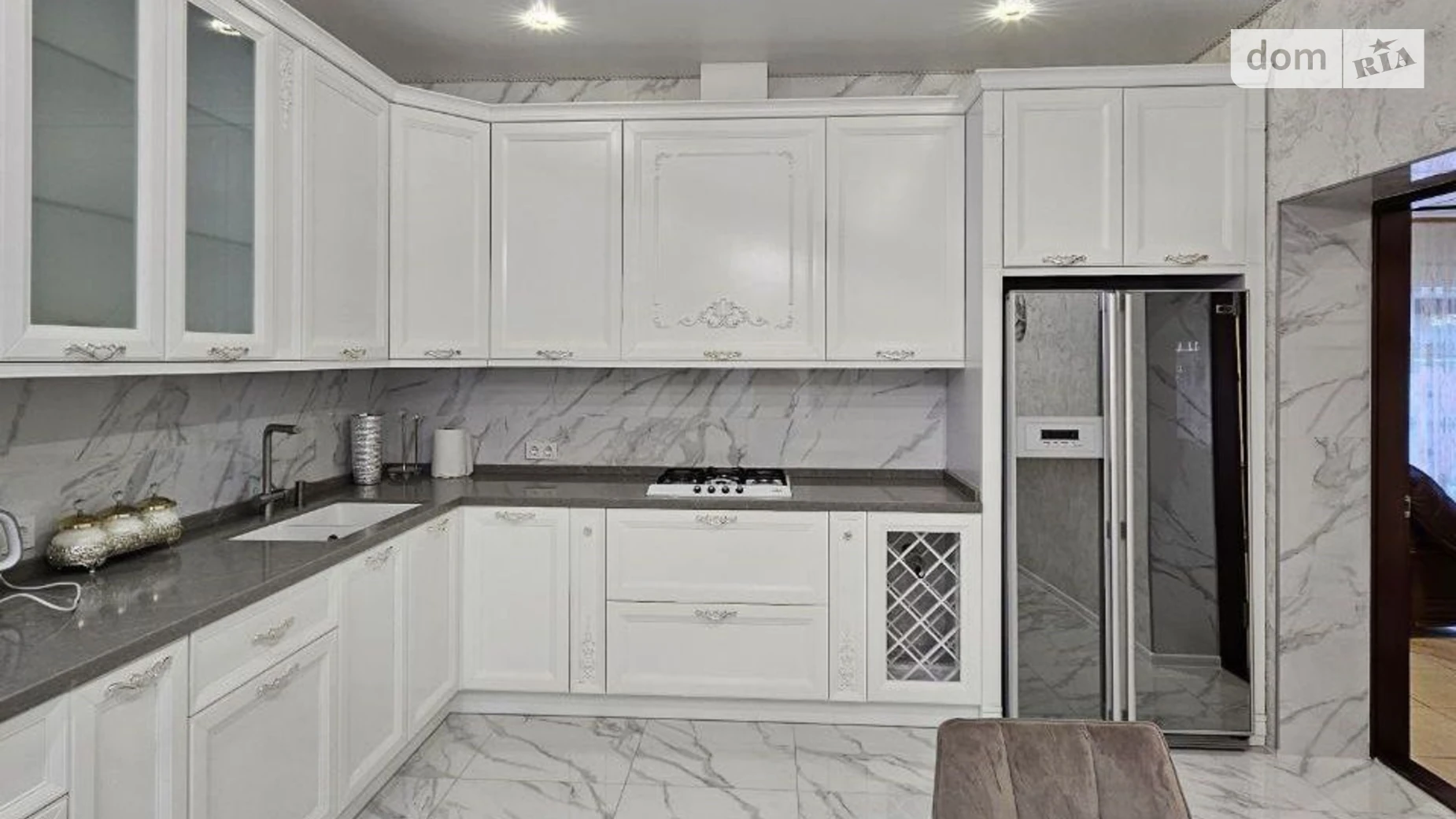 Продается дом на 2 этажа 212.6 кв. м с балконом, цена: 178000 $ - фото 2