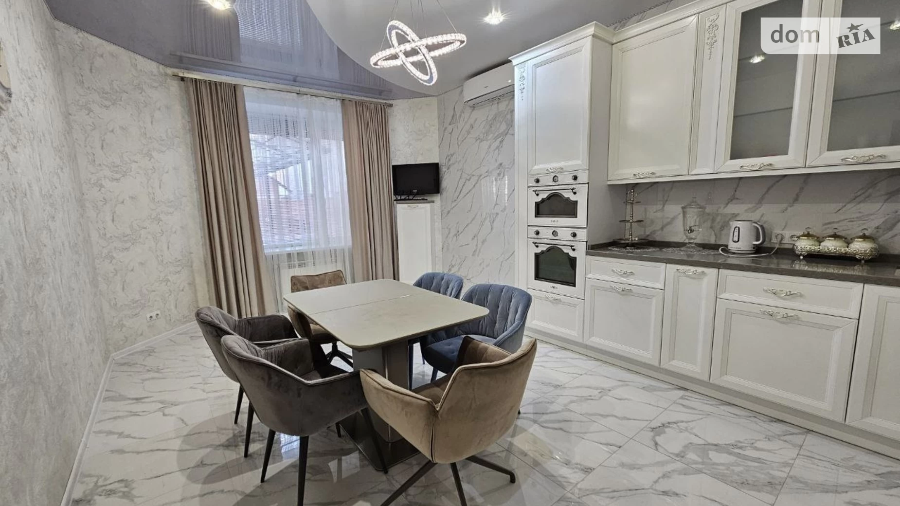 Продается дом на 2 этажа 212.6 кв. м с гаражом, цена: 178000 $ - фото 2