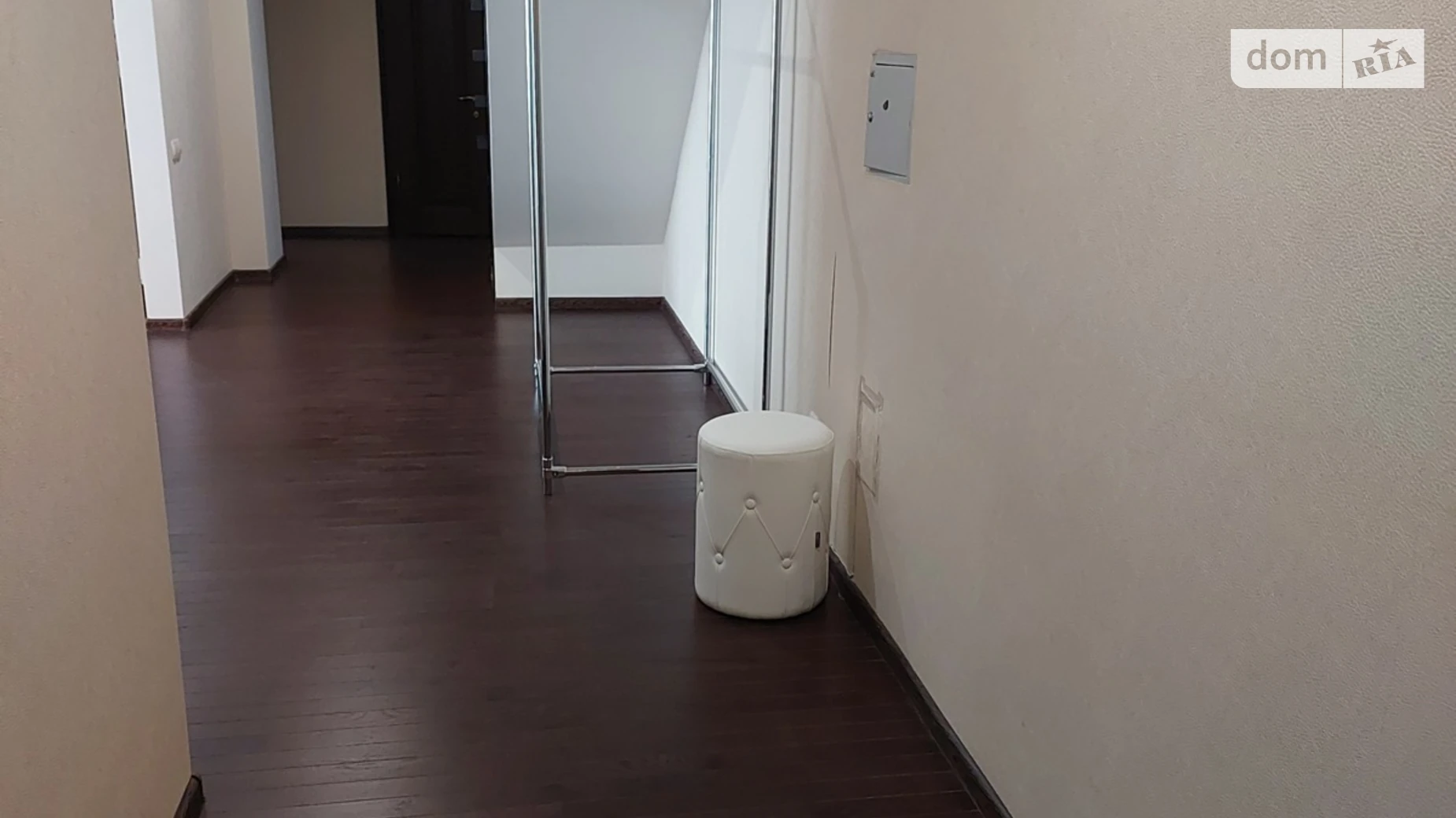 ул. Юлии Здановской(Михаила Ломоносова), 54 Голосеевский Киев Выставочный центр - фото 2