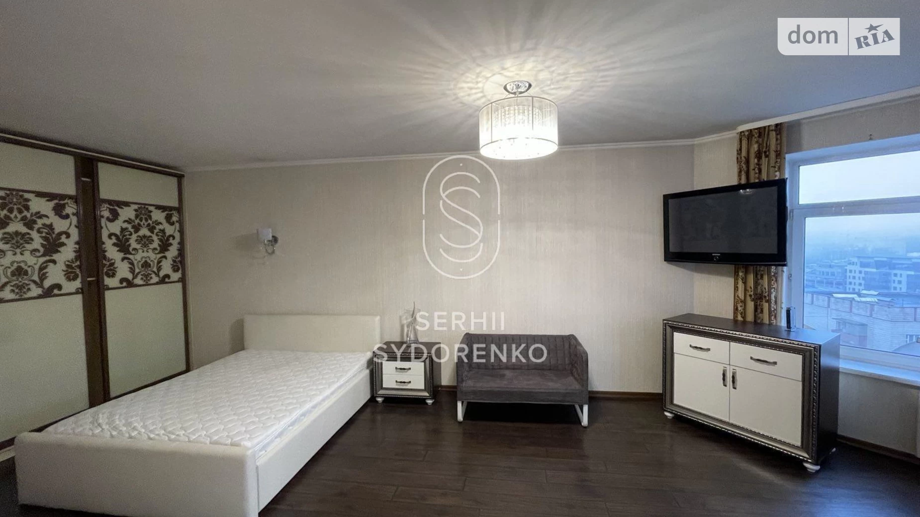 Продается 1-комнатная квартира 47.2 кв. м в Киеве, ул. Паньковская, 27/78 - фото 2