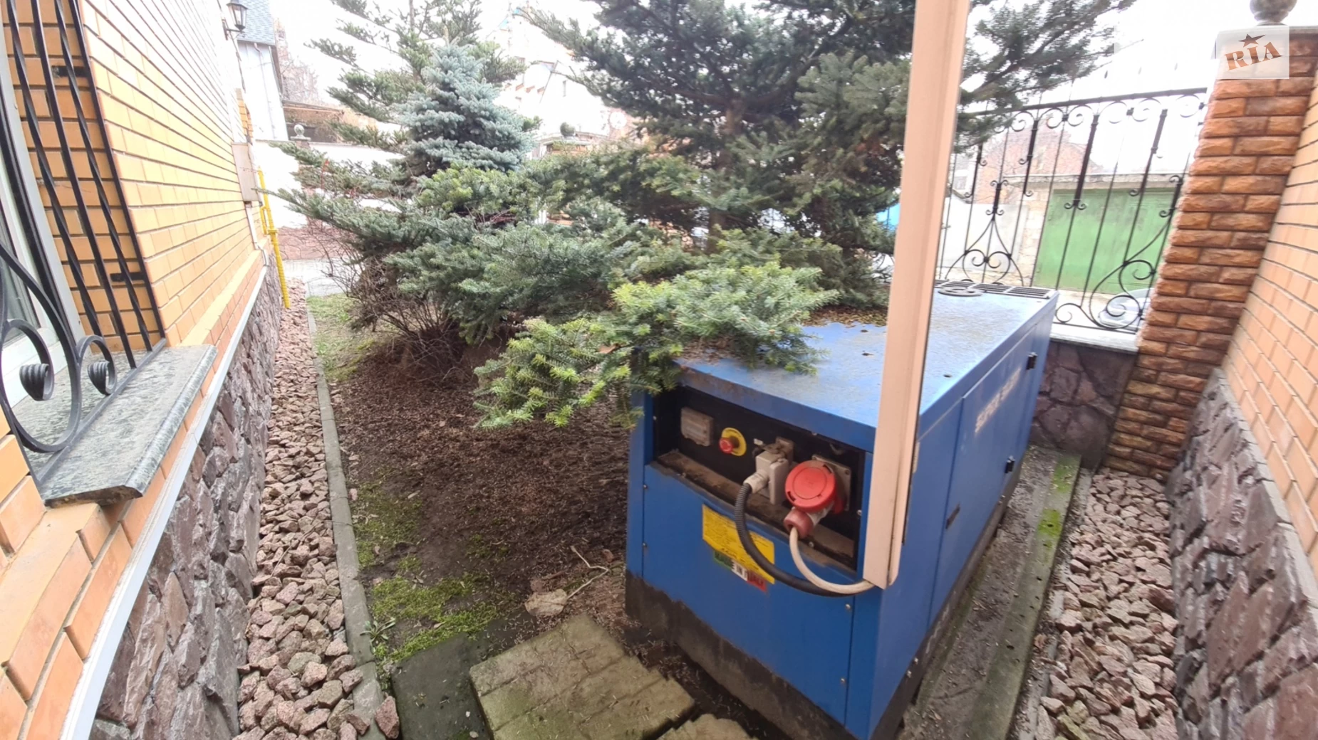 Сдается в аренду дом на 3 этажа 350 кв. м с подвалом, цена: 3650 $ - фото 4