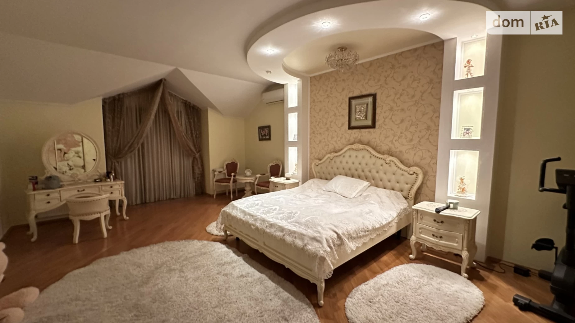 Продается дом на 2 этажа 344 кв. м с подвалом, цена: 350000 $ - фото 2
