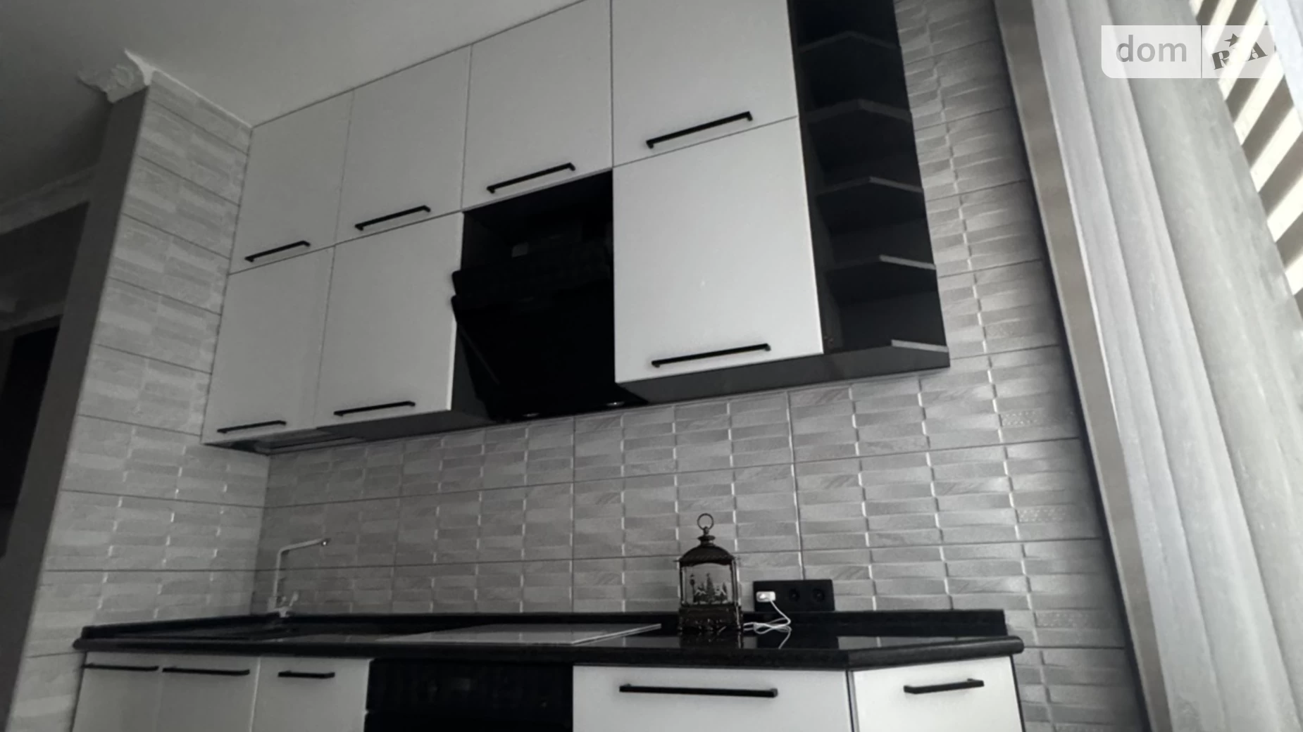 Продается 1-комнатная квартира 53 кв. м в Виннице, просп. Космонавтов - фото 2