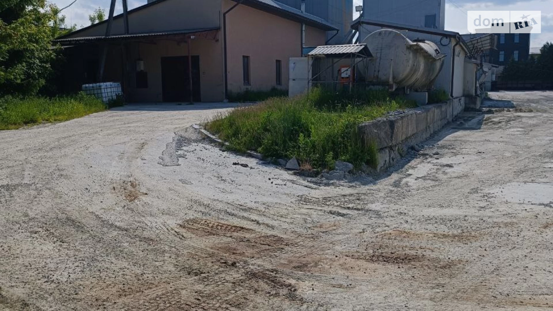 Продается объект сферы услуг 1200 кв. м в 2-этажном здании, цена: 950000 $ - фото 4