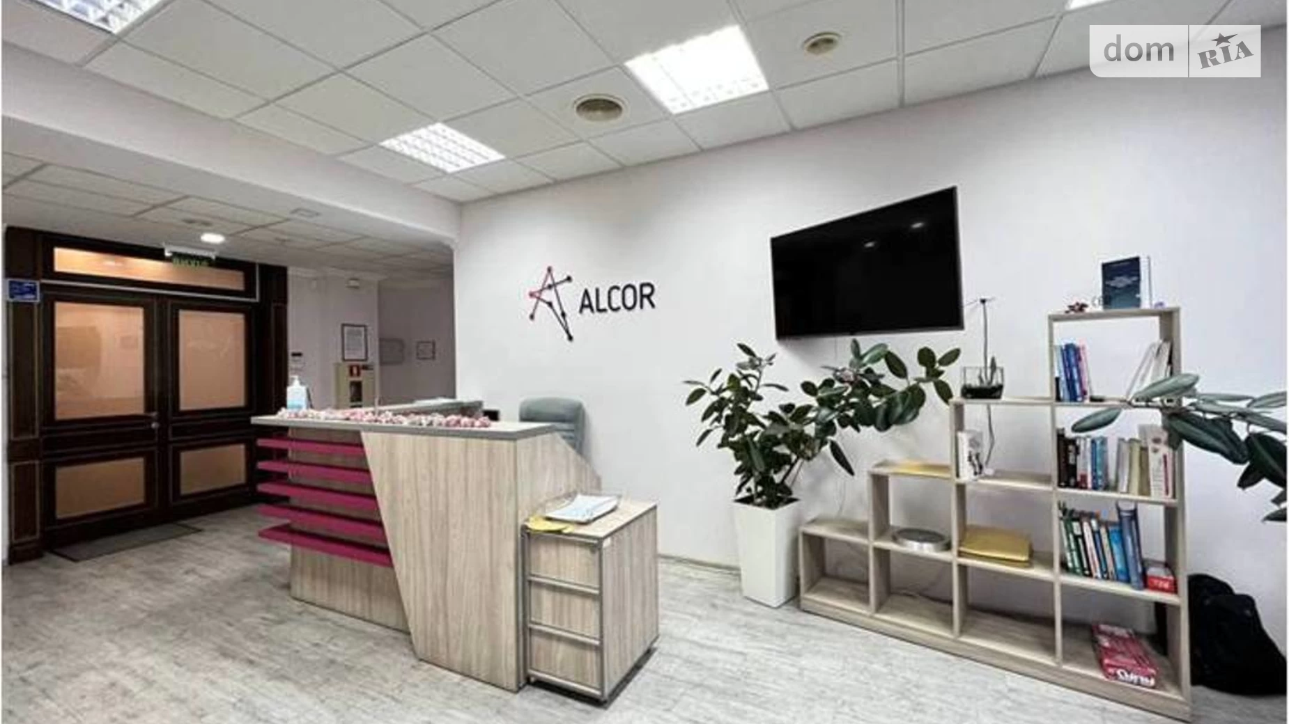 Сдается в аренду офис 586 кв. м в бизнес-центре, цена: 5858 $ - фото 4