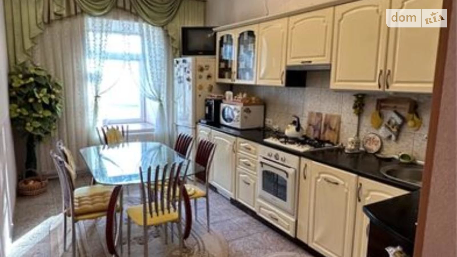 Продается 3-комнатная квартира 122 кв. м в Хотине, ул. Свято-Покровская - фото 4