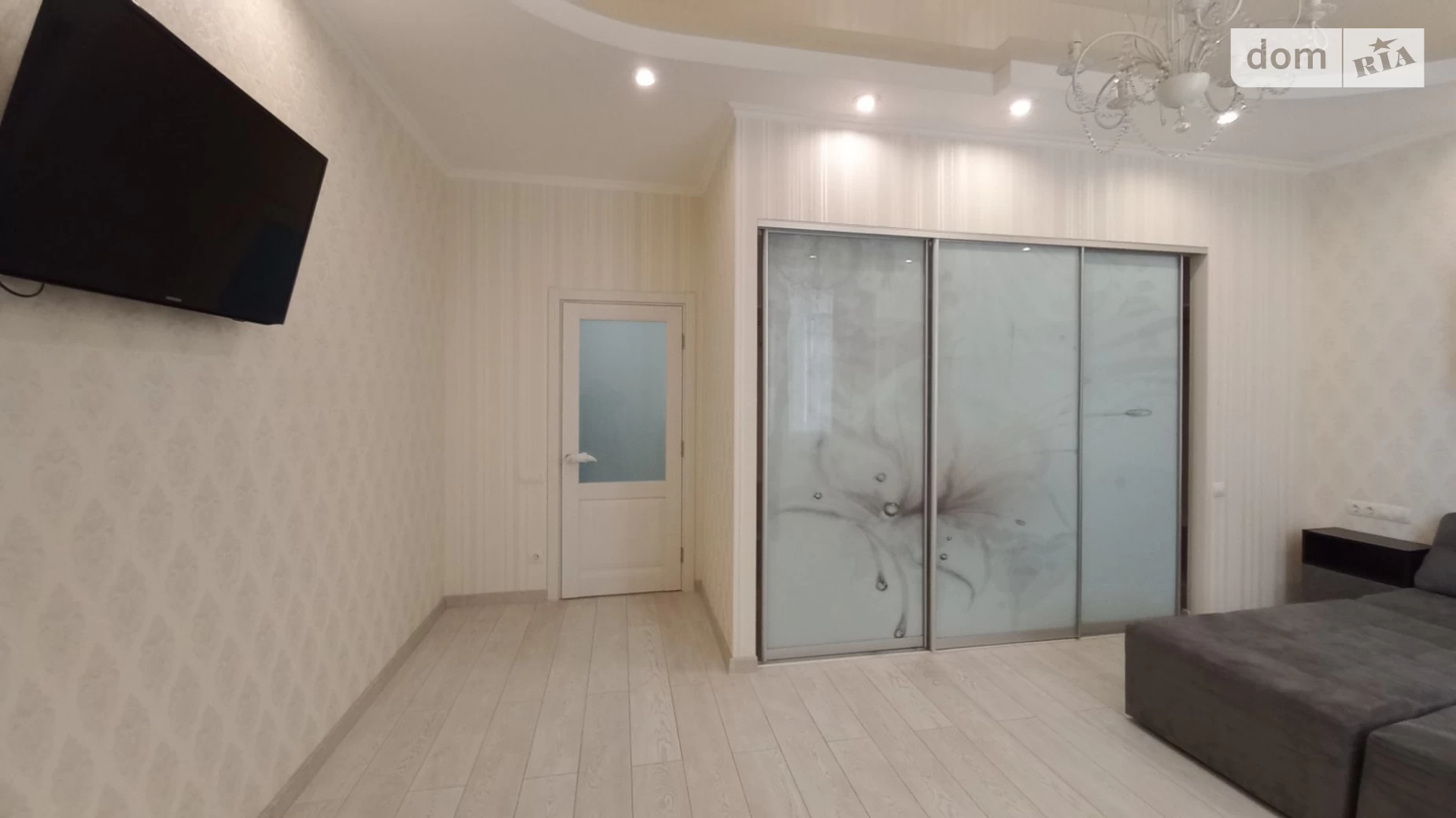 Продается 2-комнатная квартира 67.6 кв. м в Крыжановка, ул. Академика Сахарова - фото 2
