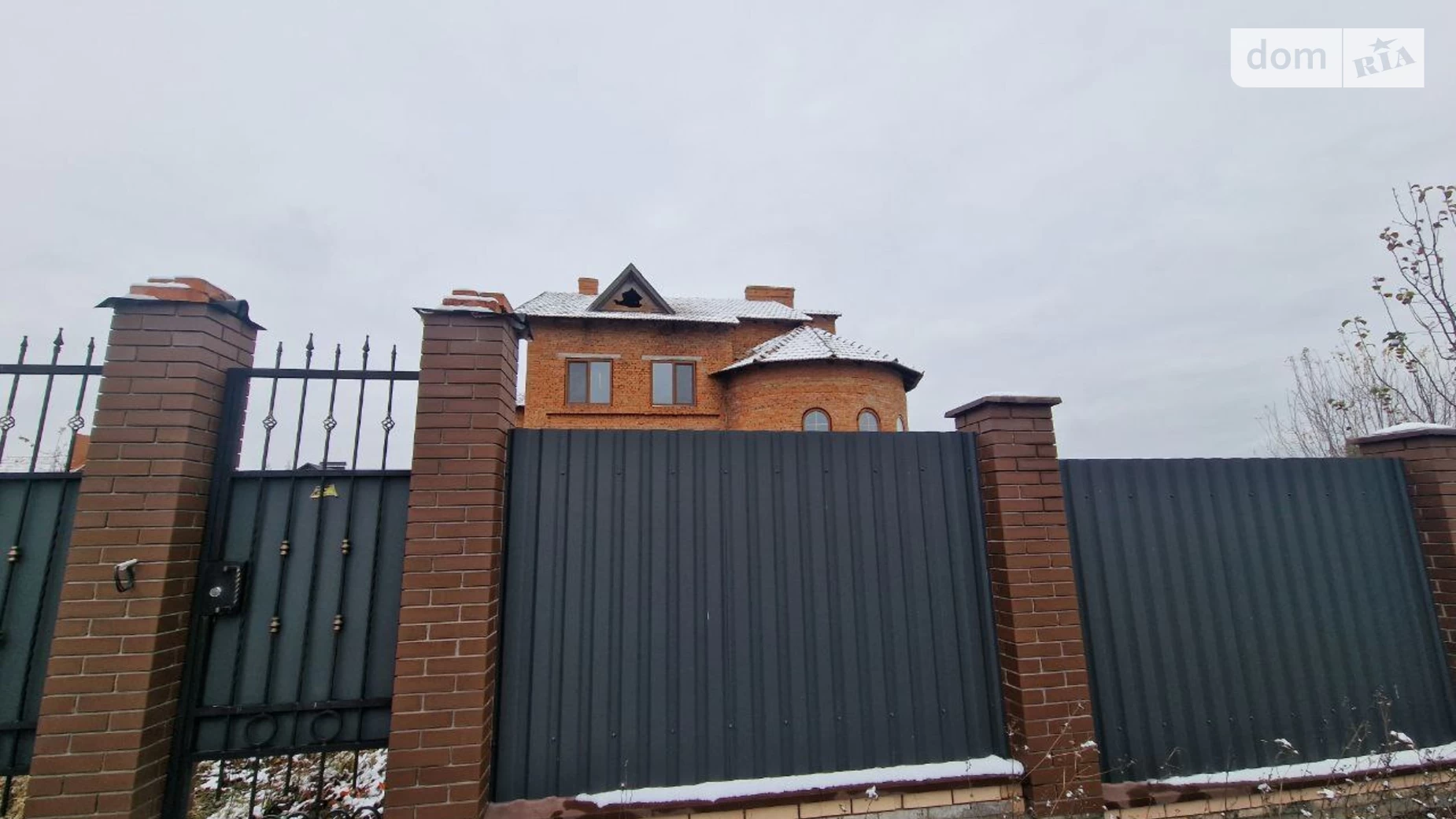 Продается дом на 3 этажа 360 кв. м с бассейном, цена: 190000 $ - фото 3