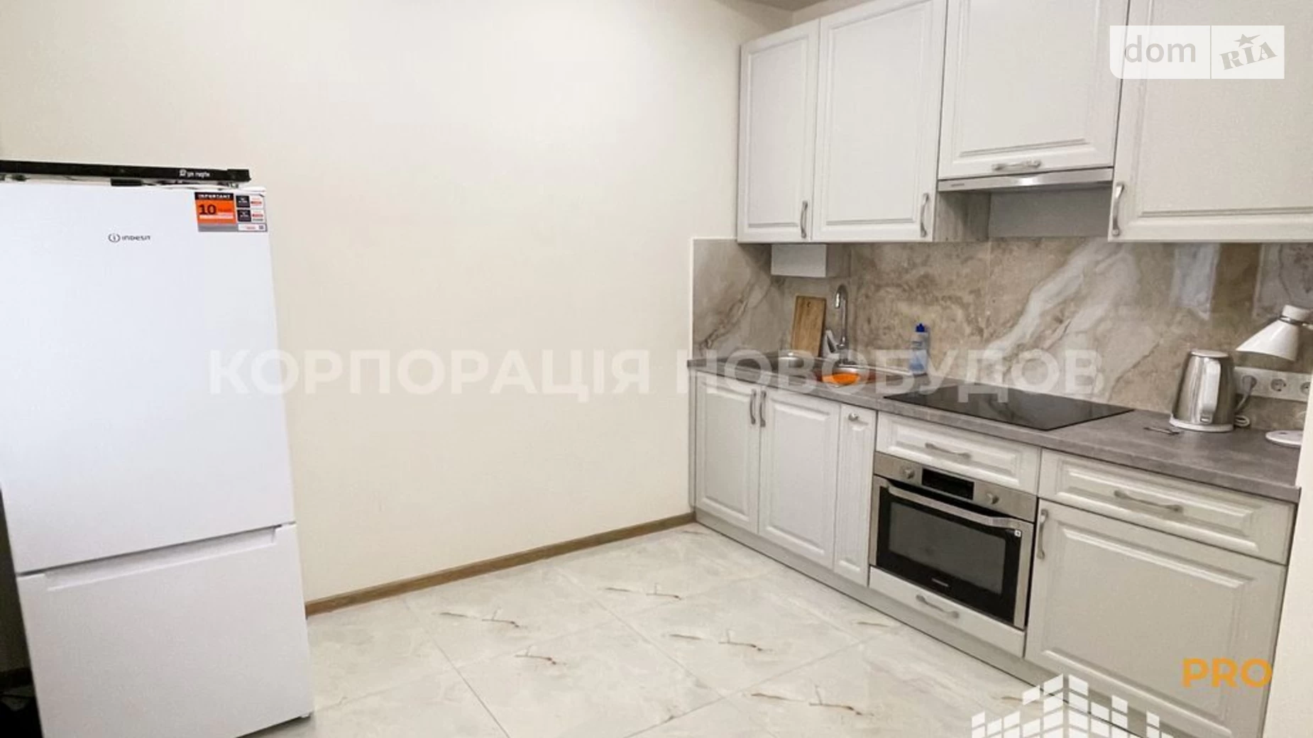 Продается 1-комнатная квартира 37 кв. м в Ужгороде, ул. Габора Дойко, 10 - фото 3