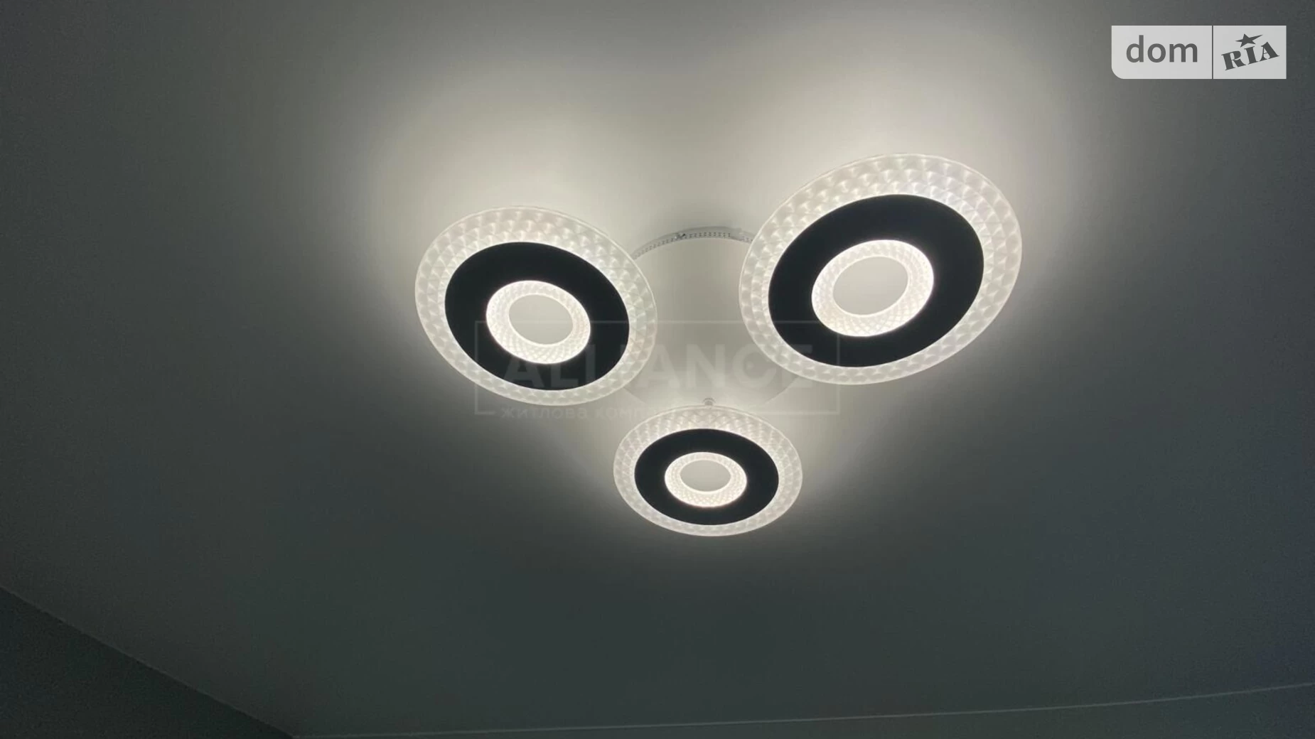 Продається 1-кімнатна квартира 47 кв. м у Івано-Франківську, вул. Волошина Августина, 2 - фото 3