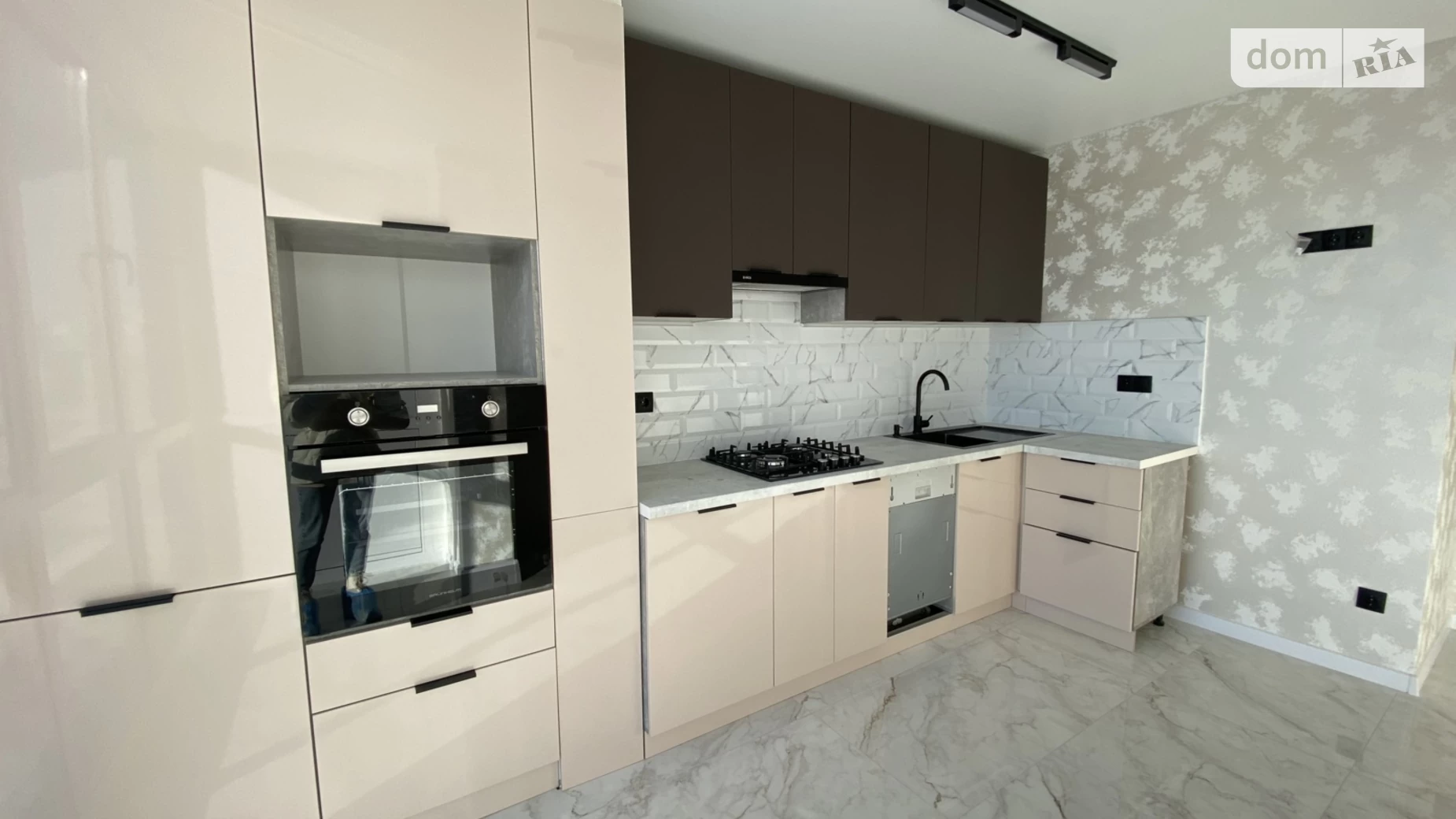2-кімнатна квартира 66 кв. м у Тернополі, вул. Білогірська, 17 - фото 2