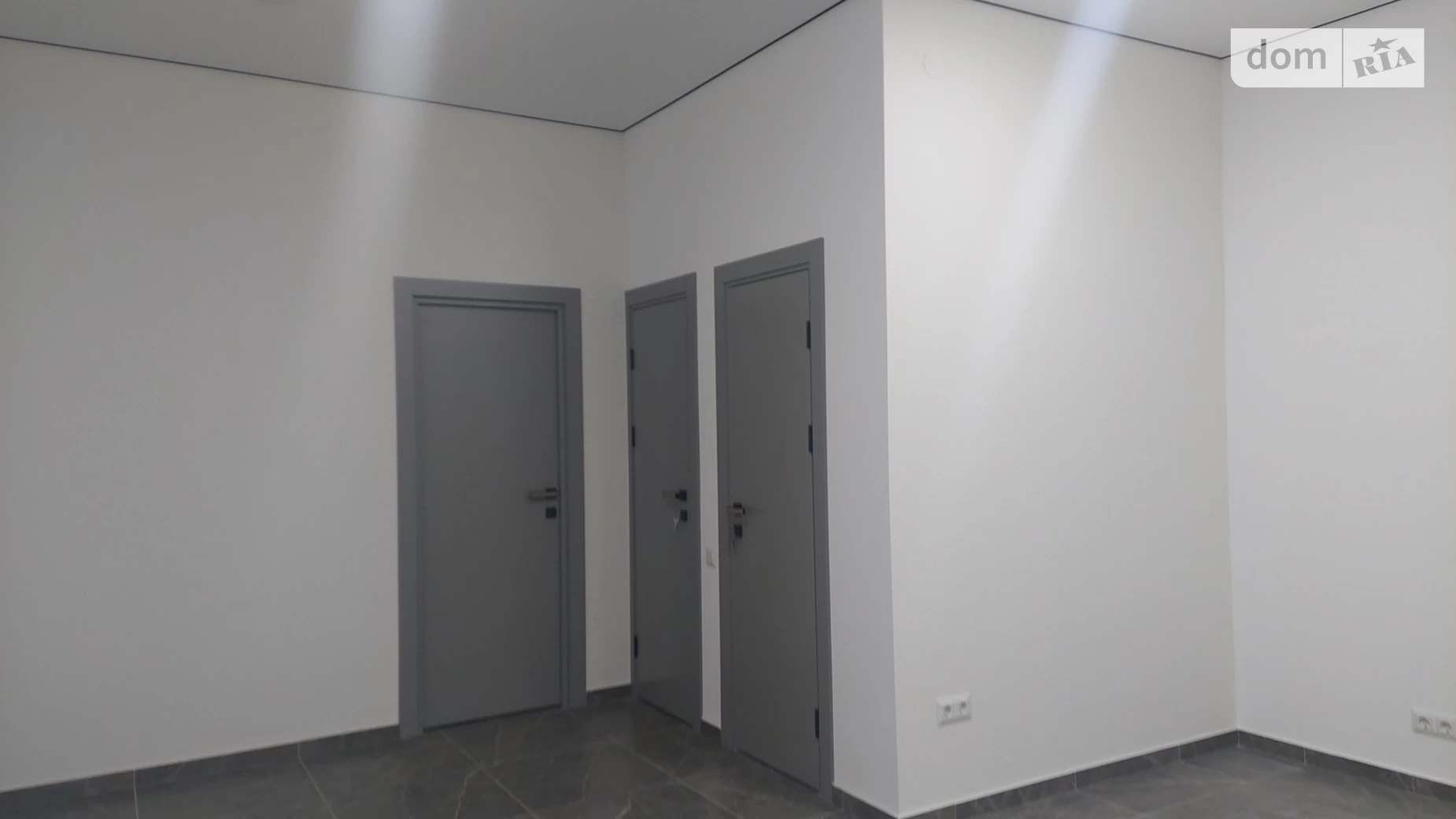 Сдается в аренду офис 47 кв. м в бизнес-центре, цена: 200 $ - фото 2