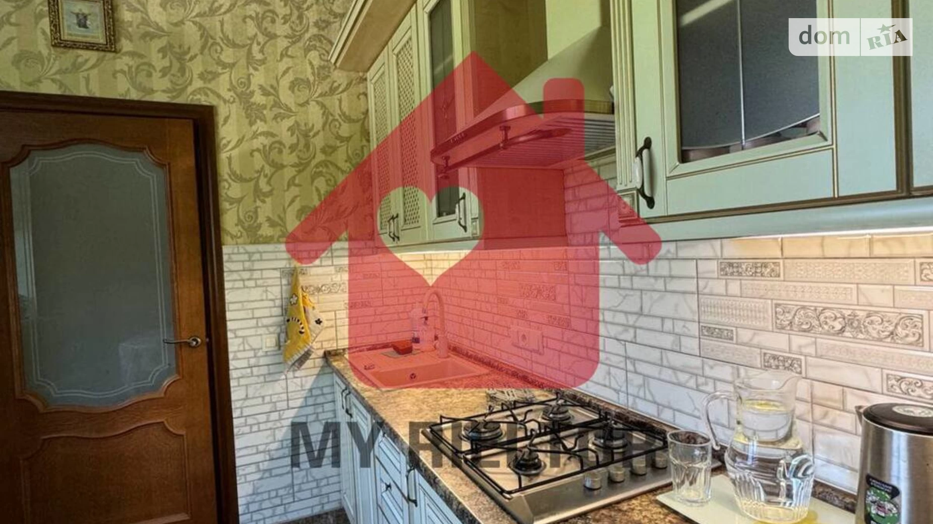 Продается дом на 2 этажа 242 кв. м с камином, цена: 120000 $ - фото 5