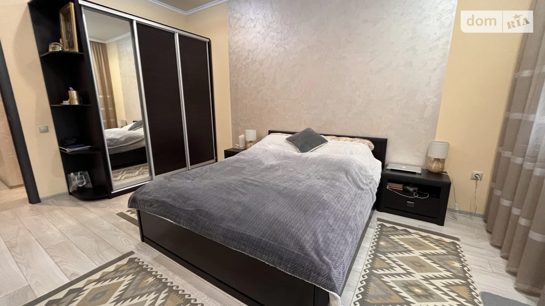 Продается 2-комнатная квартира 68.8 кв. м в Ужгороде, ул. Владимирская, 56 - фото 2
