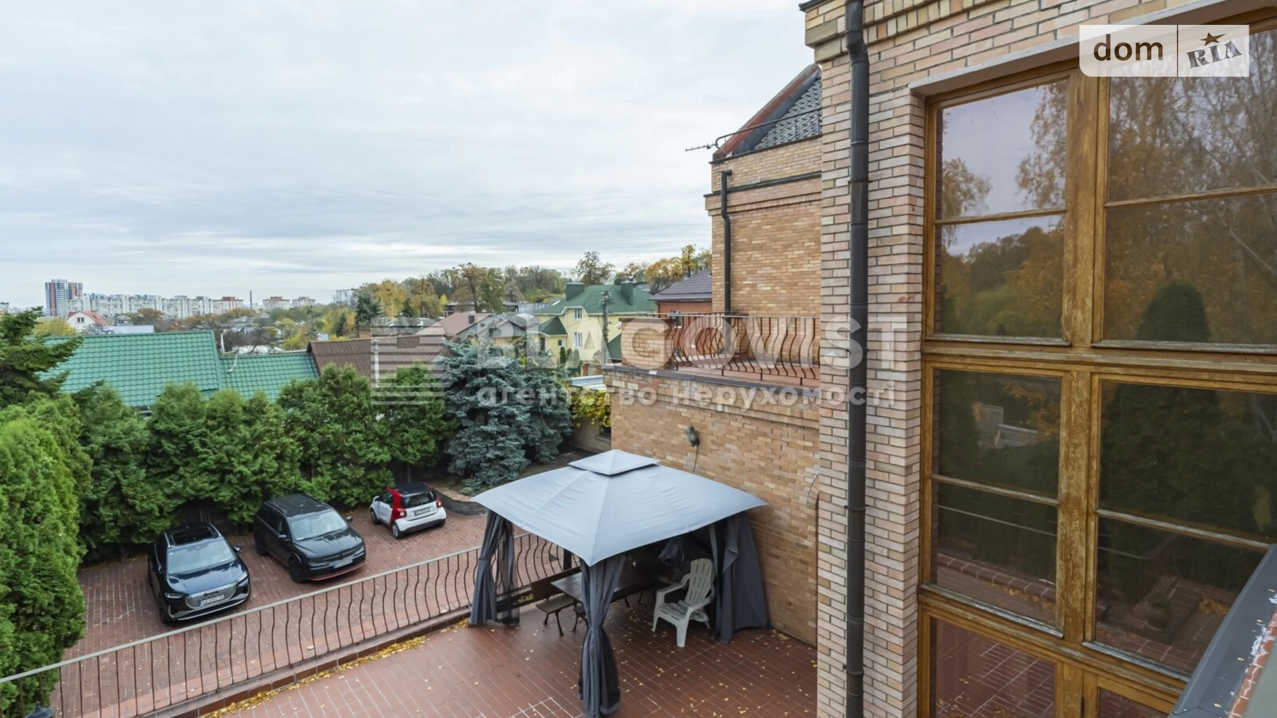 Продается дом на 3 этажа 828.1 кв. м с гаражом, цена: 1100000 $ - фото 3