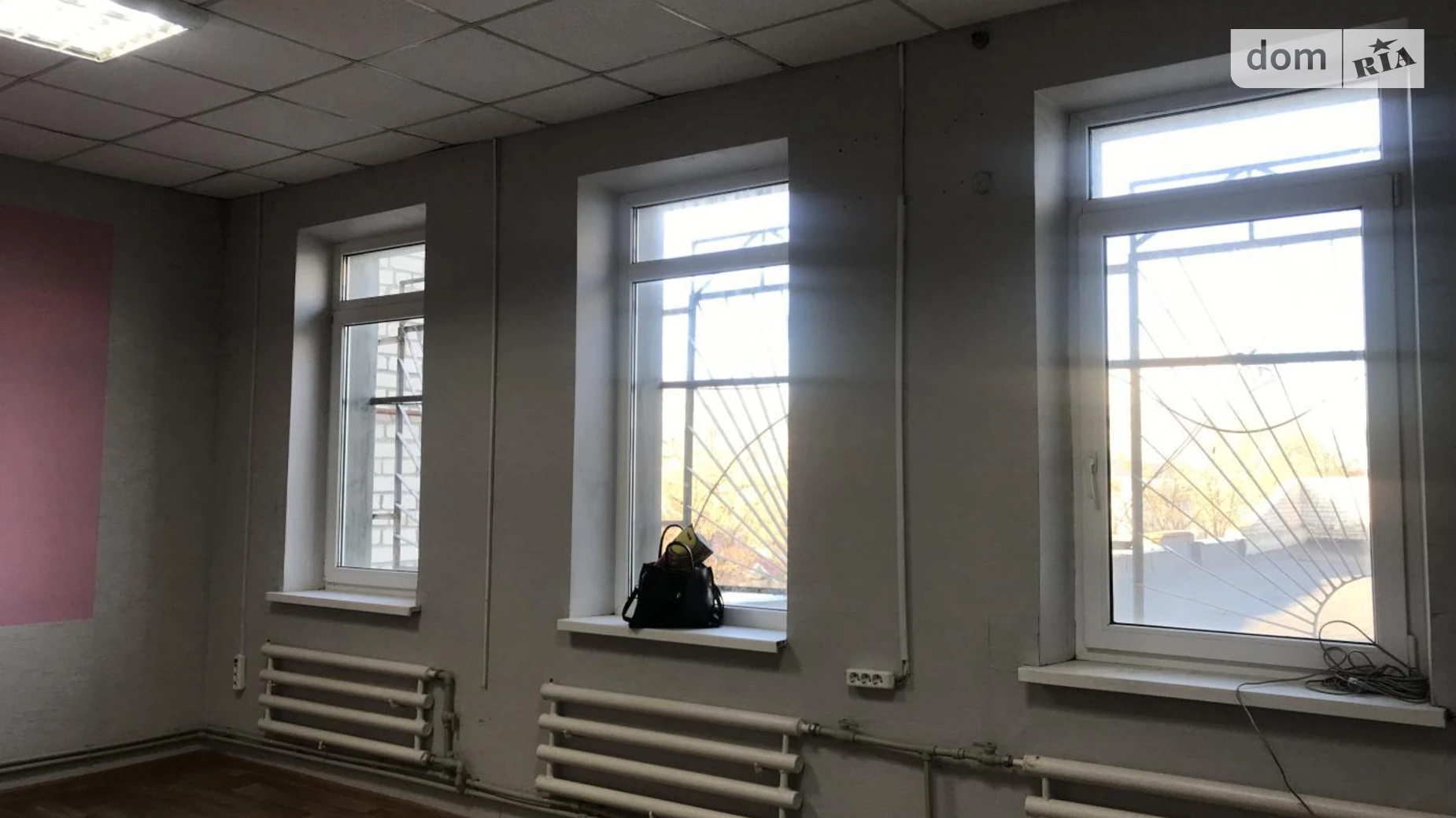 Сдается в аренду помещения свободного назначения 30 кв. м в 3-этажном здании, цена: 4500 грн - фото 2