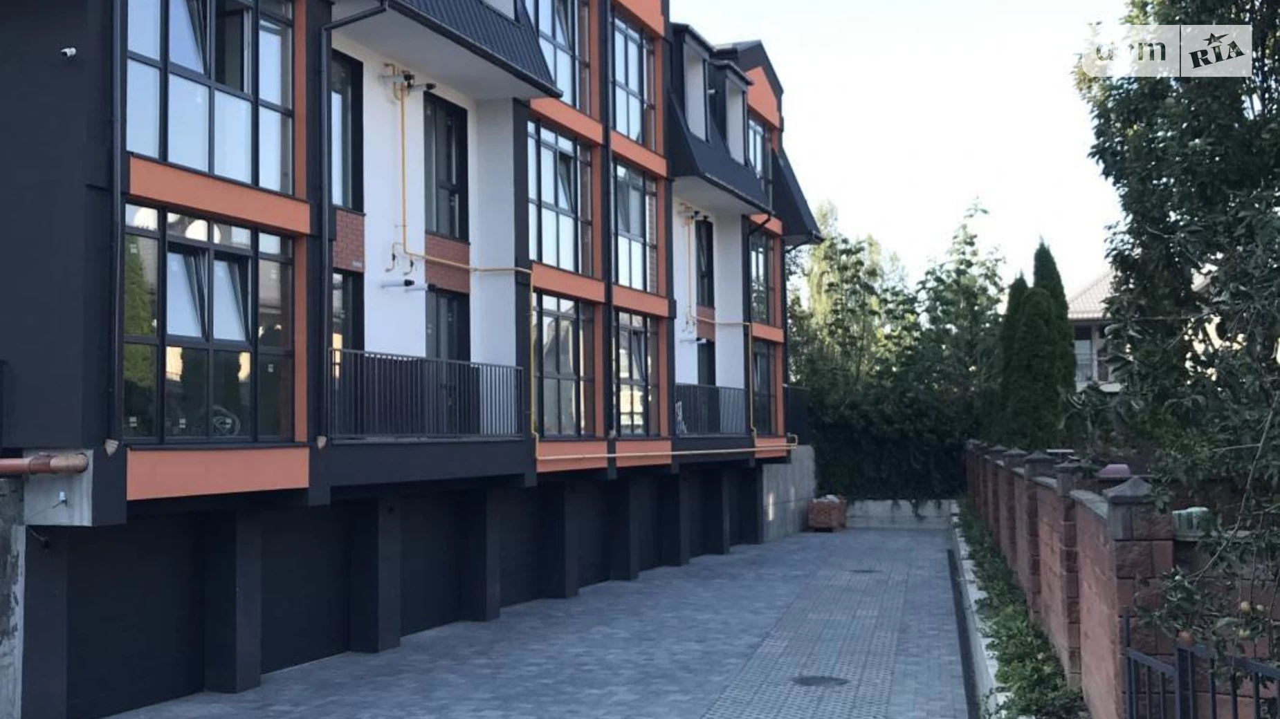 Продається 2-кімнатна квартира 63.8 кв. м у Рівному, вул. Буковинська - фото 2