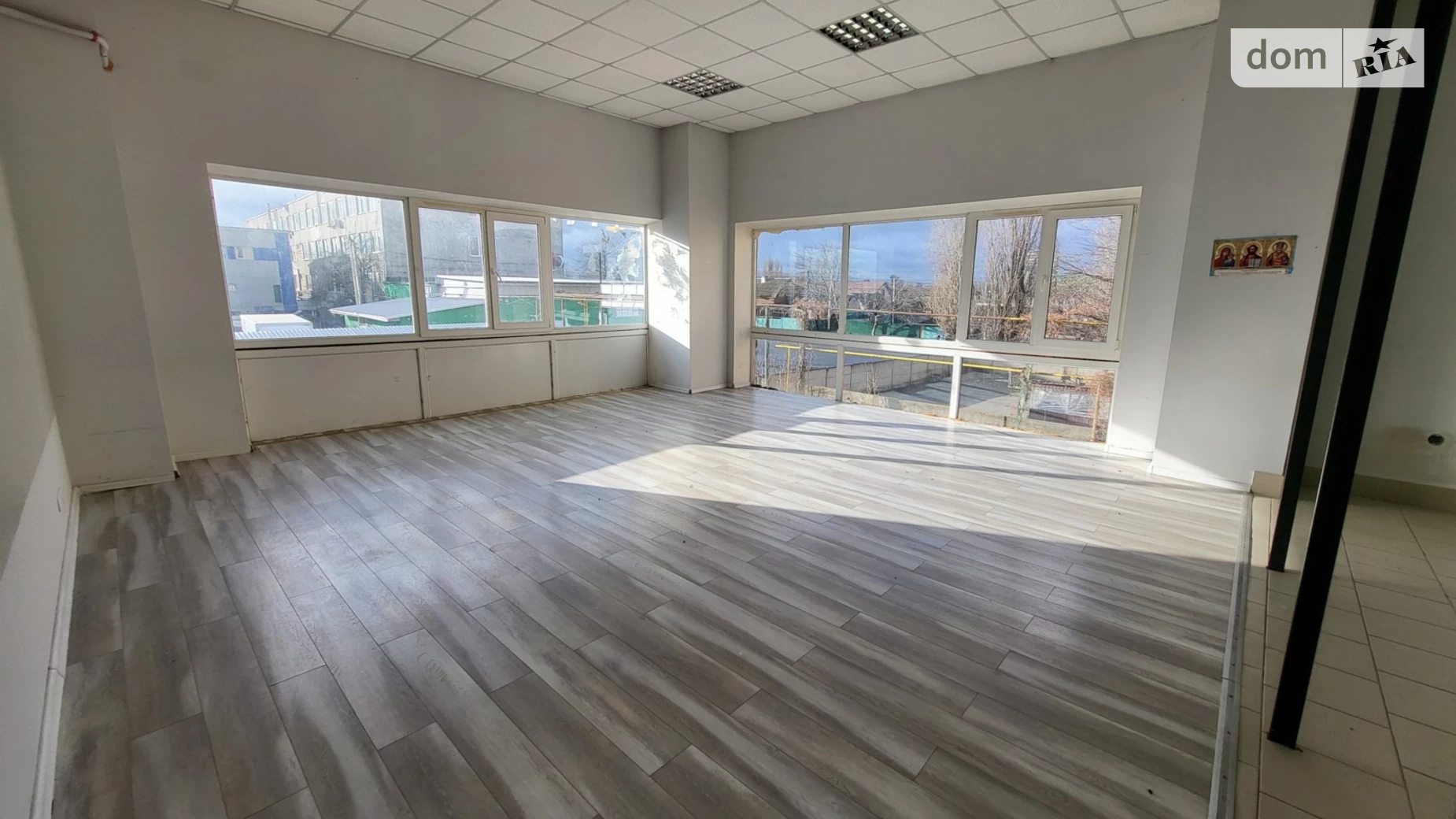 Сдается в аренду офис 91 кв. м в бизнес-центре, цена: 16200 грн - фото 2