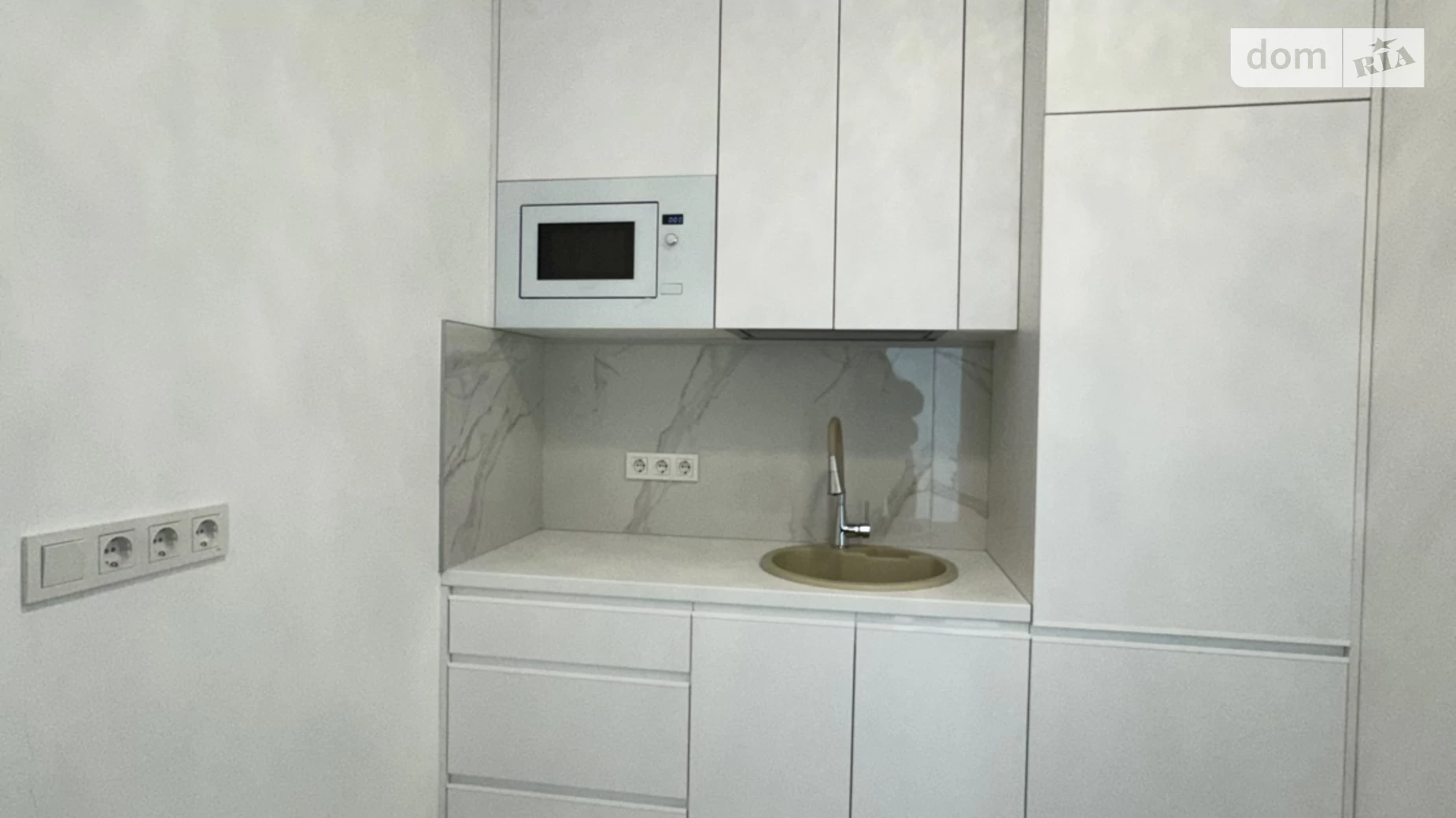 Сдается в аренду офис 65 кв. м в бизнес-центре, цена: 1000 $ - фото 5
