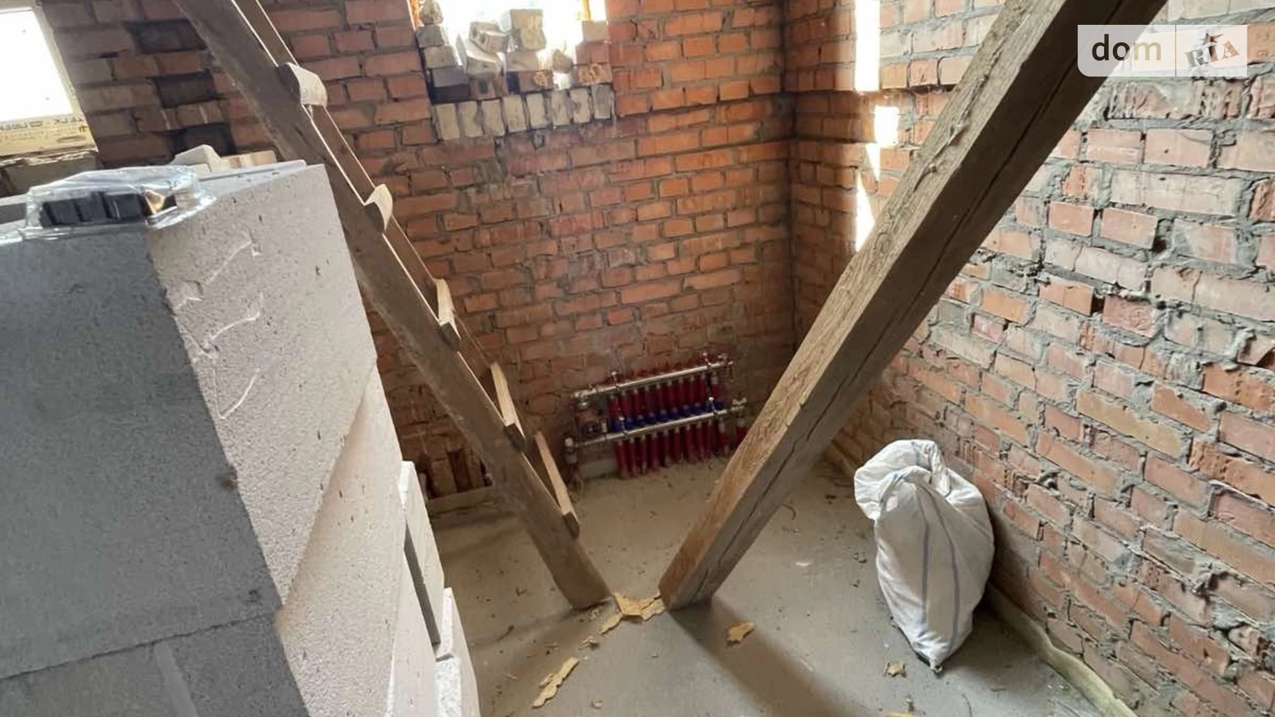 Продается дом на 2 этажа 17 кв. м с камином, цена: 92000 $ - фото 5