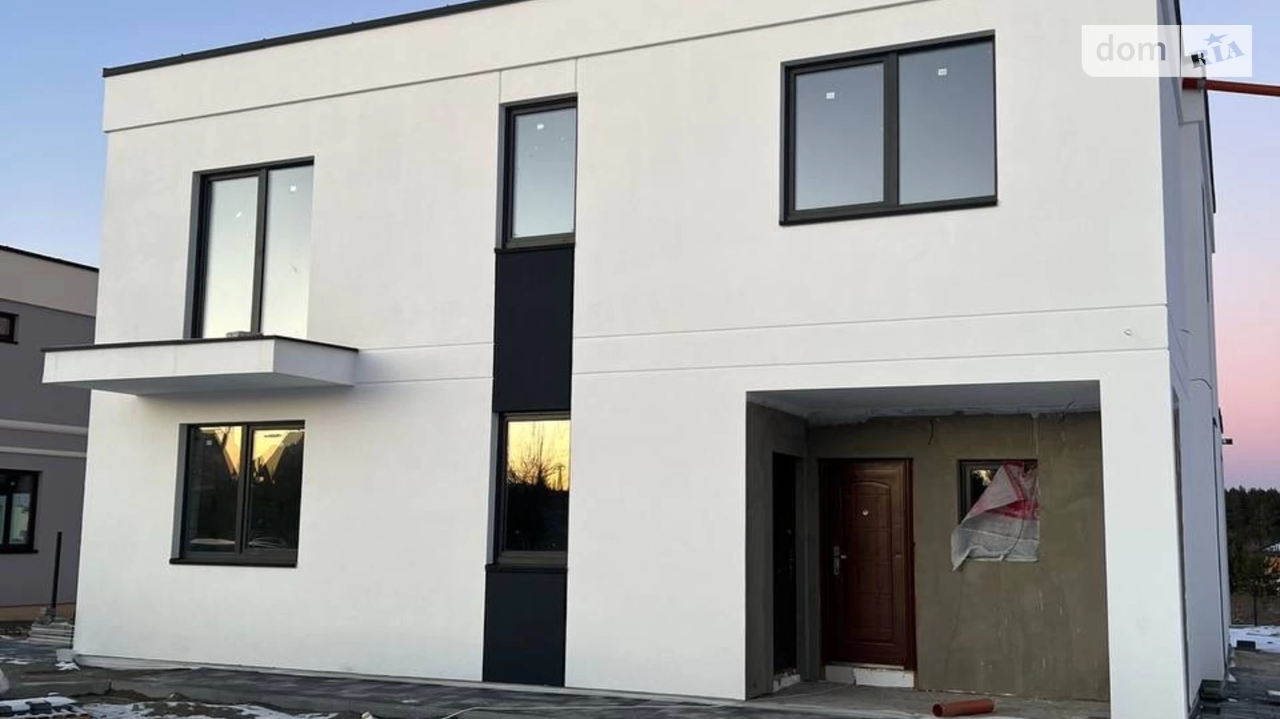Продается дом на 2 этажа 200 кв. м с балконом, цена: 125000 $ - фото 2