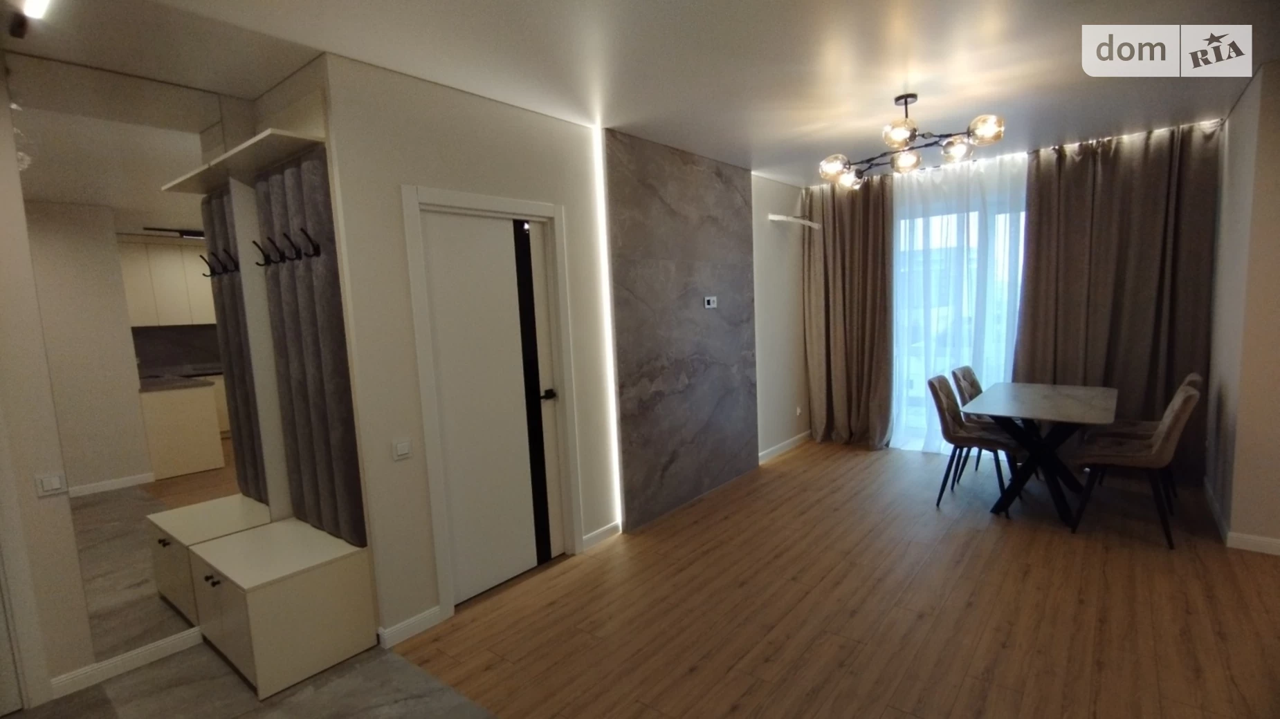 Продается 1-комнатная квартира 50 кв. м в Ужгороде, ул. Тлехаса - фото 2