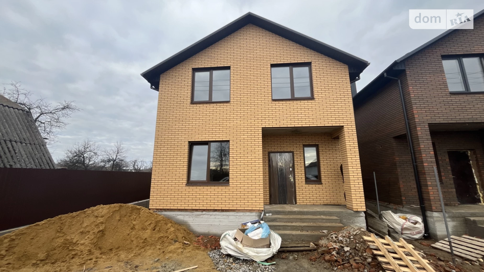 Продается дом на 2 этажа 125 кв. м с балконом, цена: 104999 $ - фото 2