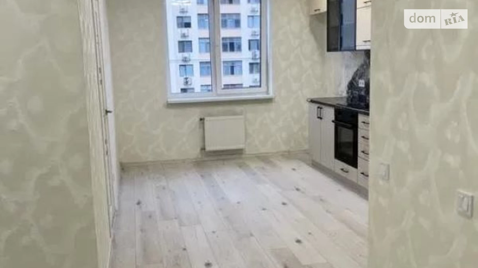 Продается 1-комнатная квартира 45 кв. м в Одессе, ул. Жемчужная, 10 - фото 2