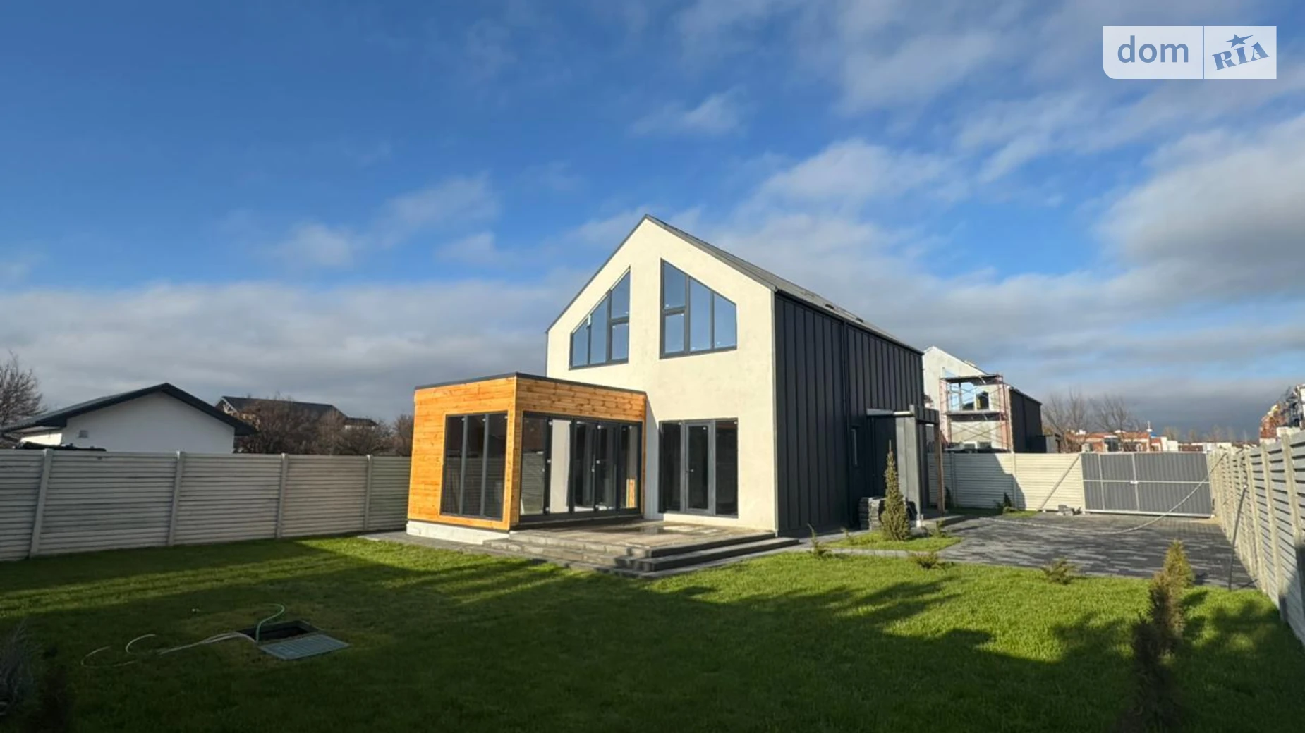 Продается дом на 2 этажа 136.5 кв. м с террасой, цена: 99000 $ - фото 2