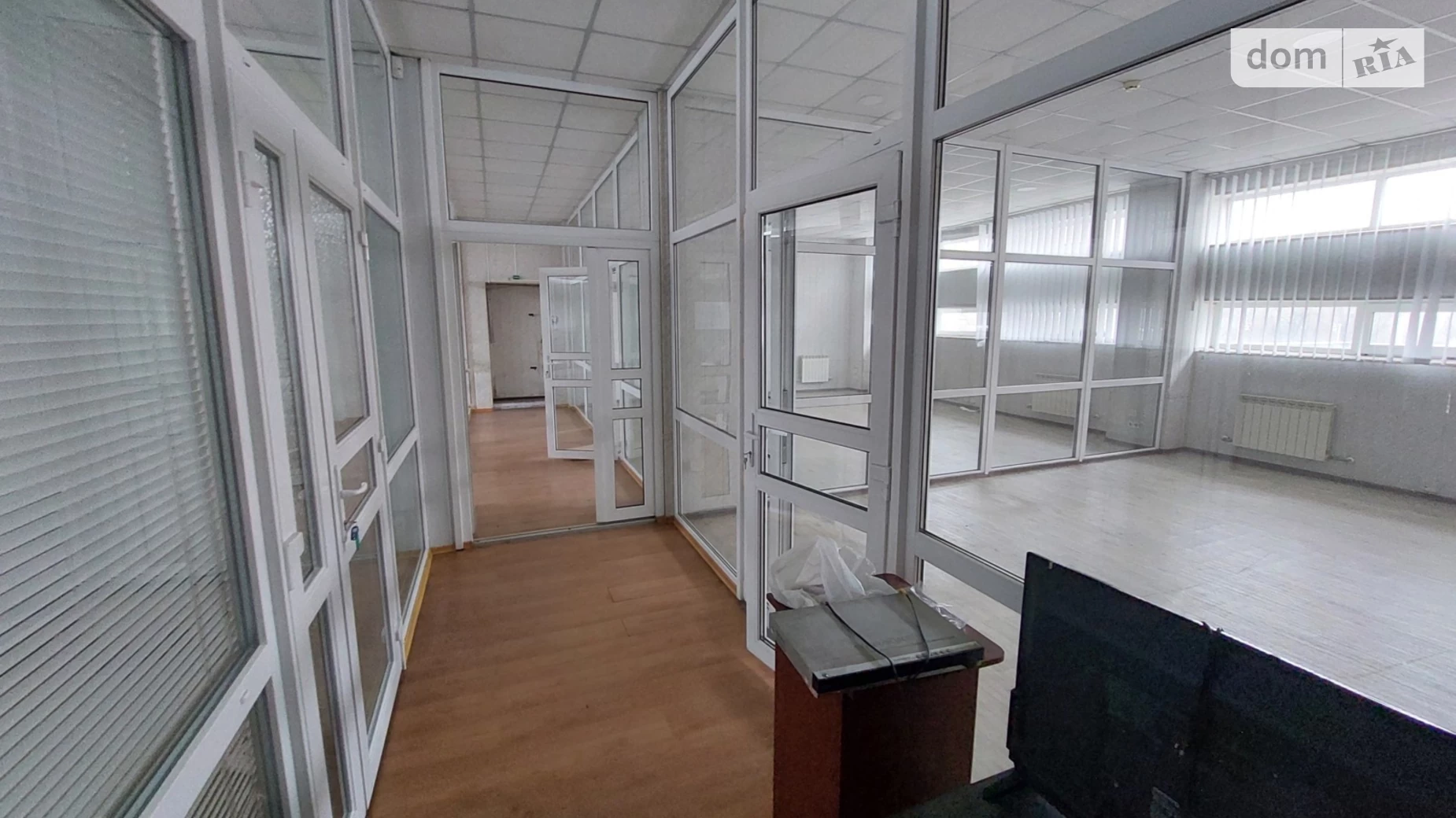 Сдается в аренду офис 254 кв. м в бизнес-центре, цена: 20320 грн - фото 3