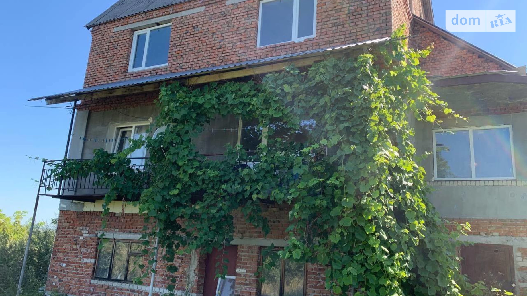 Продается дом на 3 этажа 170 кв. м с бассейном, цена: 90000 $ - фото 4