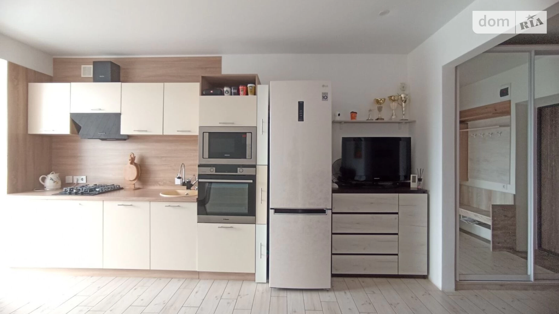 Продается 1-комнатная квартира 42 кв. м в Днепре, ул. Набережная Победы - фото 3