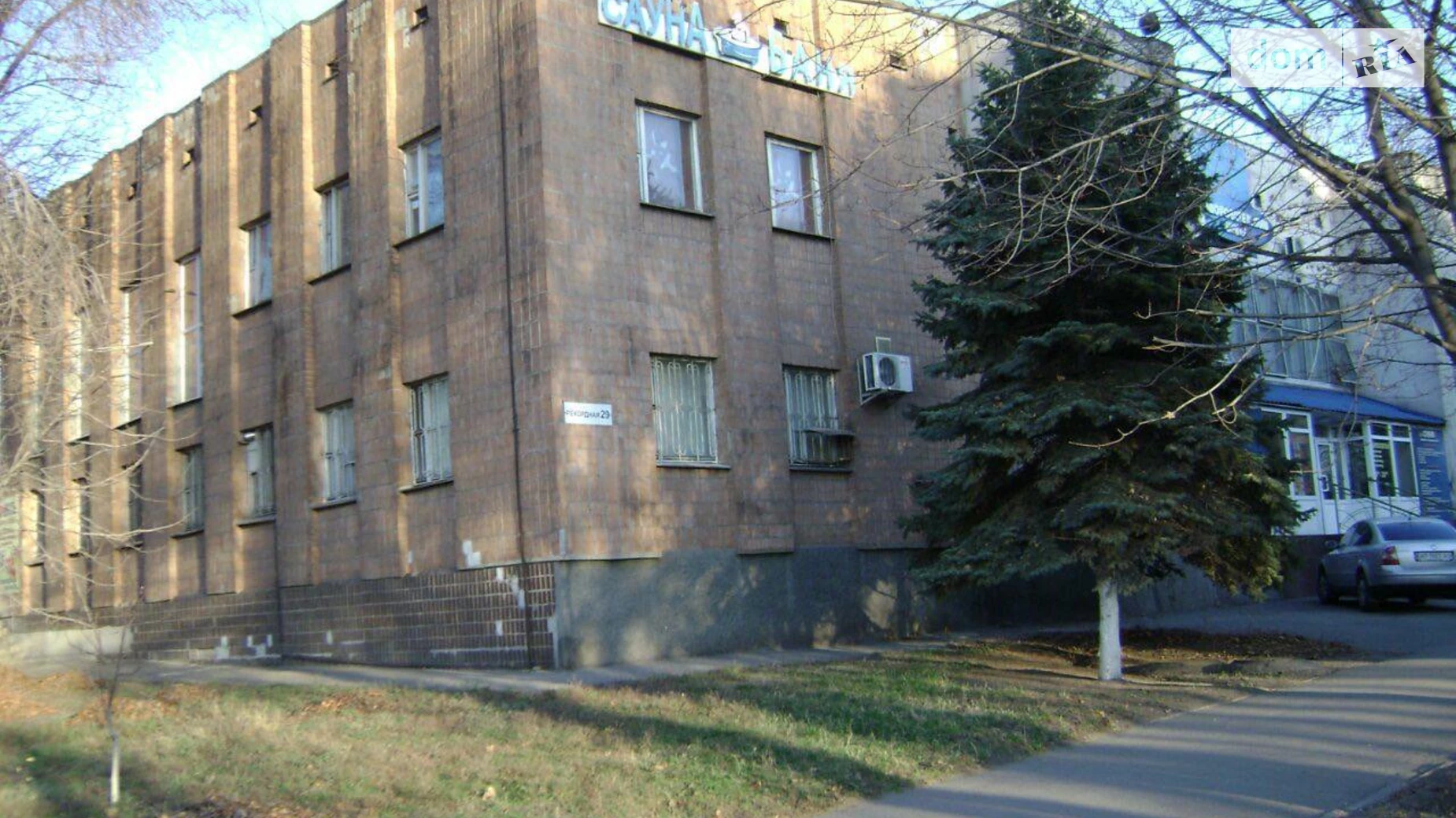 Продается помещения свободного назначения 2600 кв. м в 3-этажном здании, цена: 1040000 $ - фото 2
