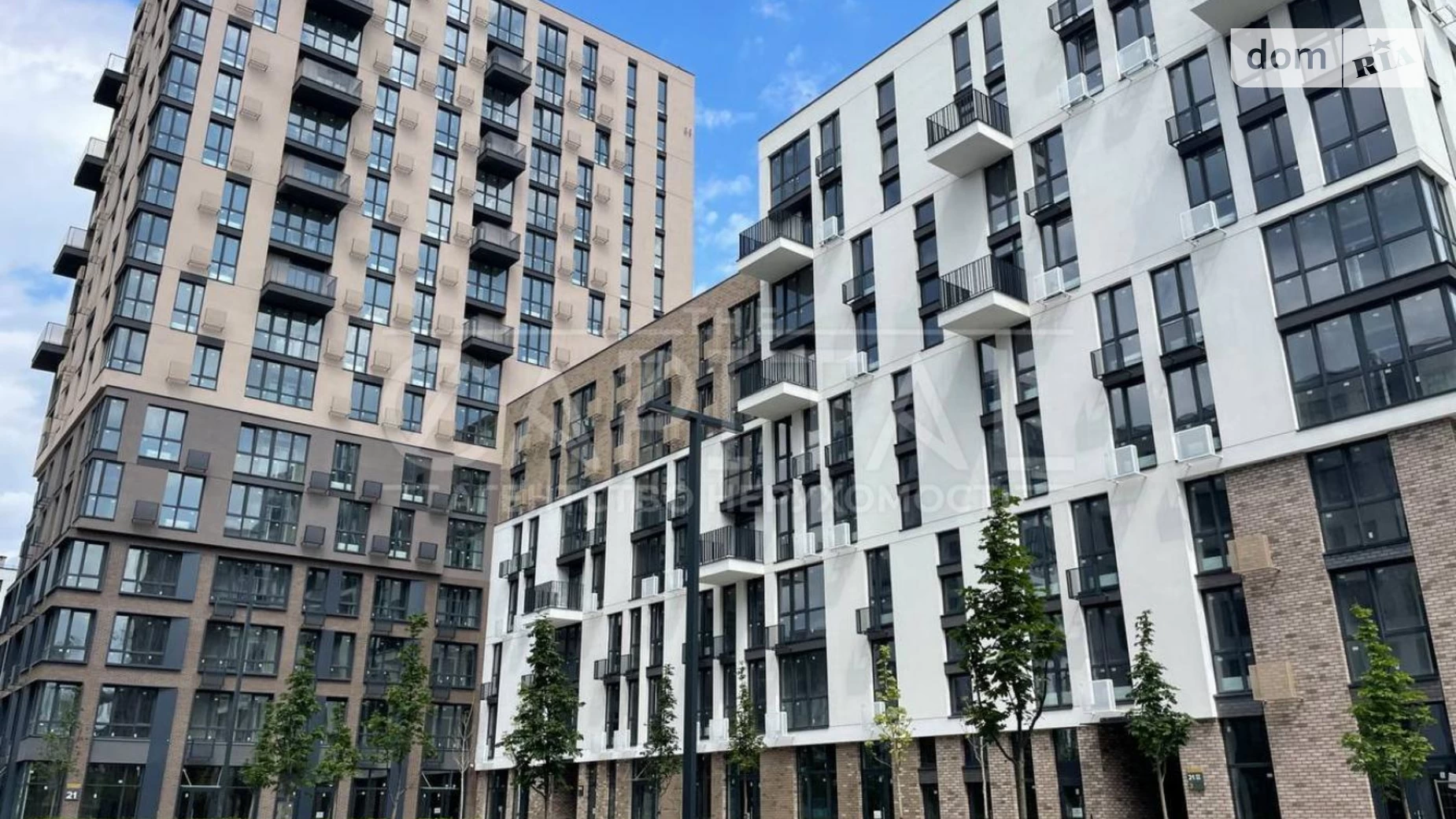 Продається 1-кімнатна квартира 47 кв. м у Києві, вул. Салютна, 2Б - фото 2