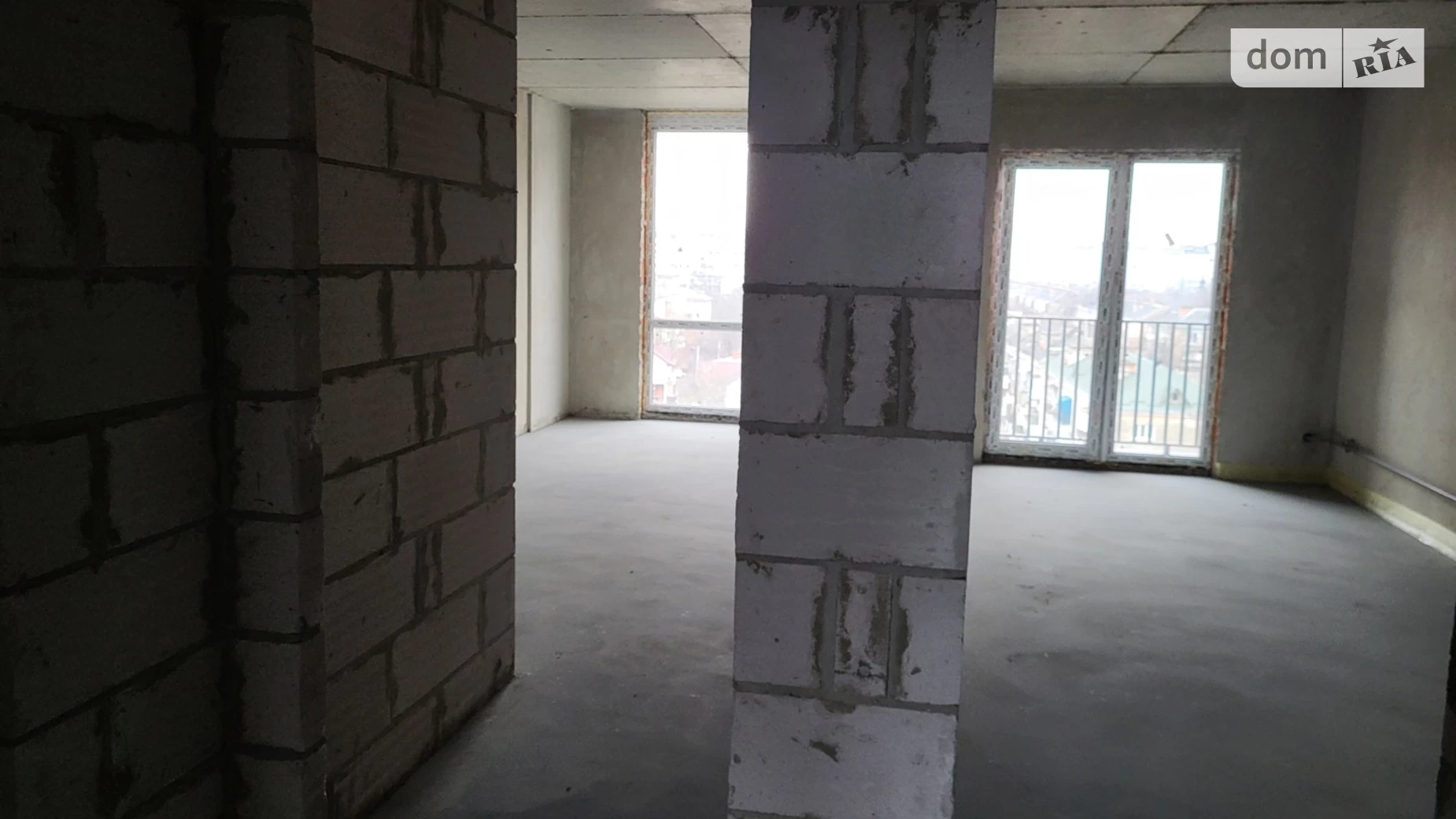 Продается 3-комнатная квартира 96 кв. м в Ивано-Франковске, ул. Ленкавского, 2А - фото 2