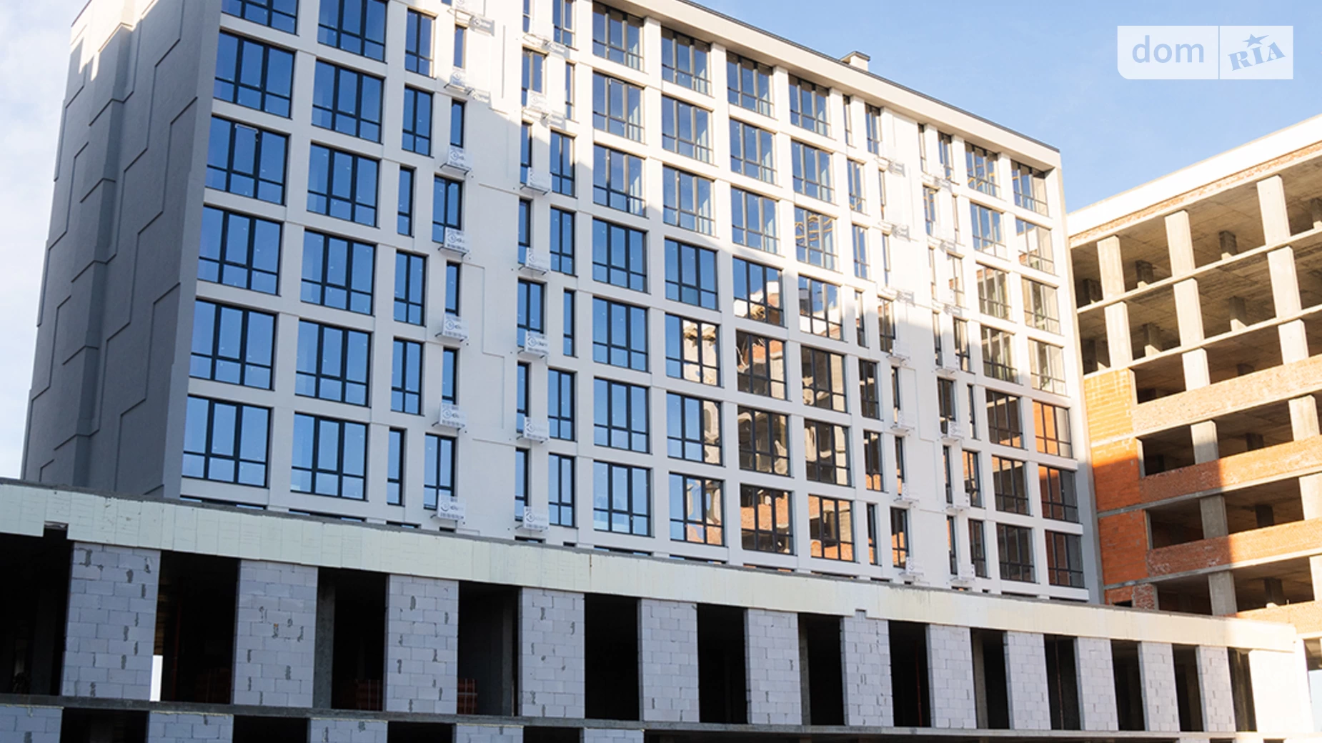 Продается 1-комнатная квартира 43.3 кв. м в Ивано-Франковске, ул. Надречная, 1 - фото 4