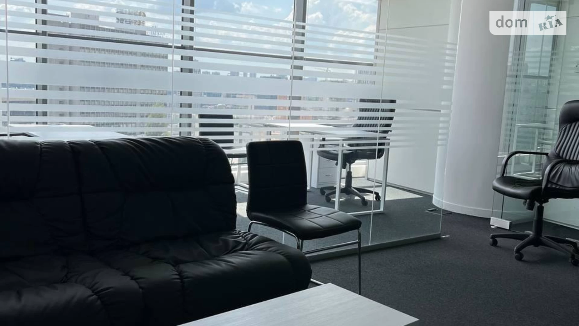 Сдается в аренду офис 138 кв. м в бизнес-центре, цена: 5800 $ - фото 4