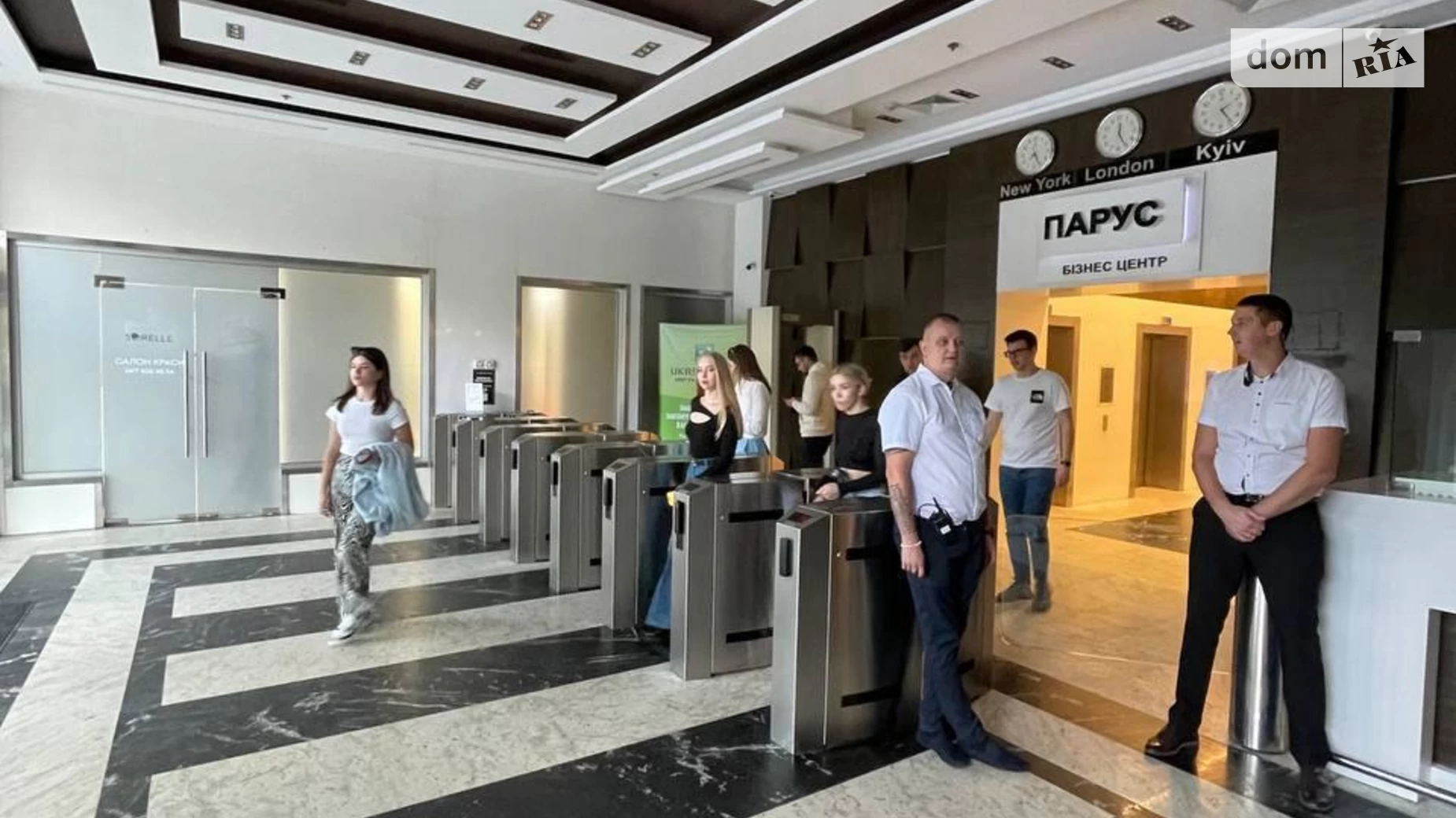 Сдается в аренду офис 257 кв. м в бизнес-центре, цена: 10900 $ - фото 5