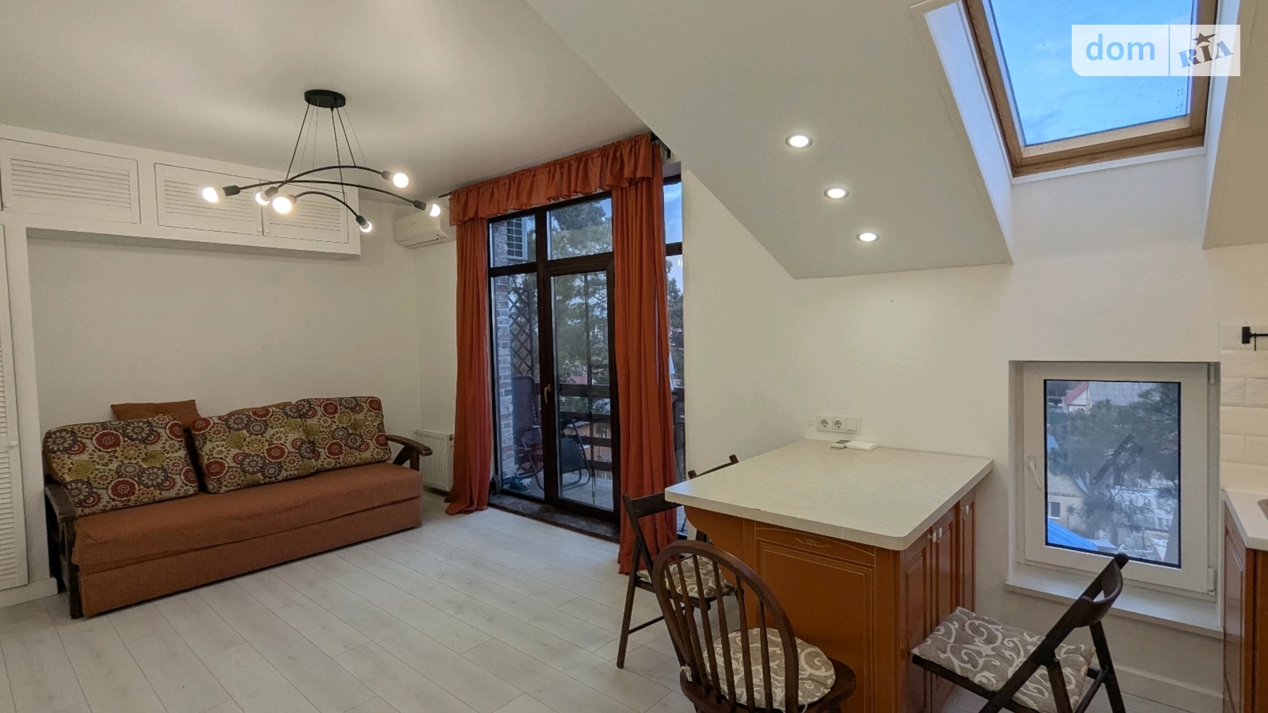Продается 2-комнатная квартира 58 кв. м в Ирпене, ул. Ерощенко, 14 - фото 2