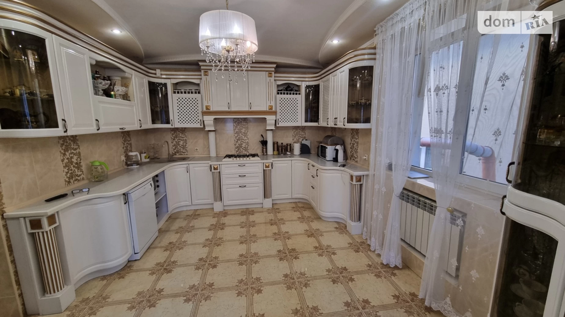 Продается дом на 2 этажа 220 кв. м с камином, цена: 259999 $ - фото 3