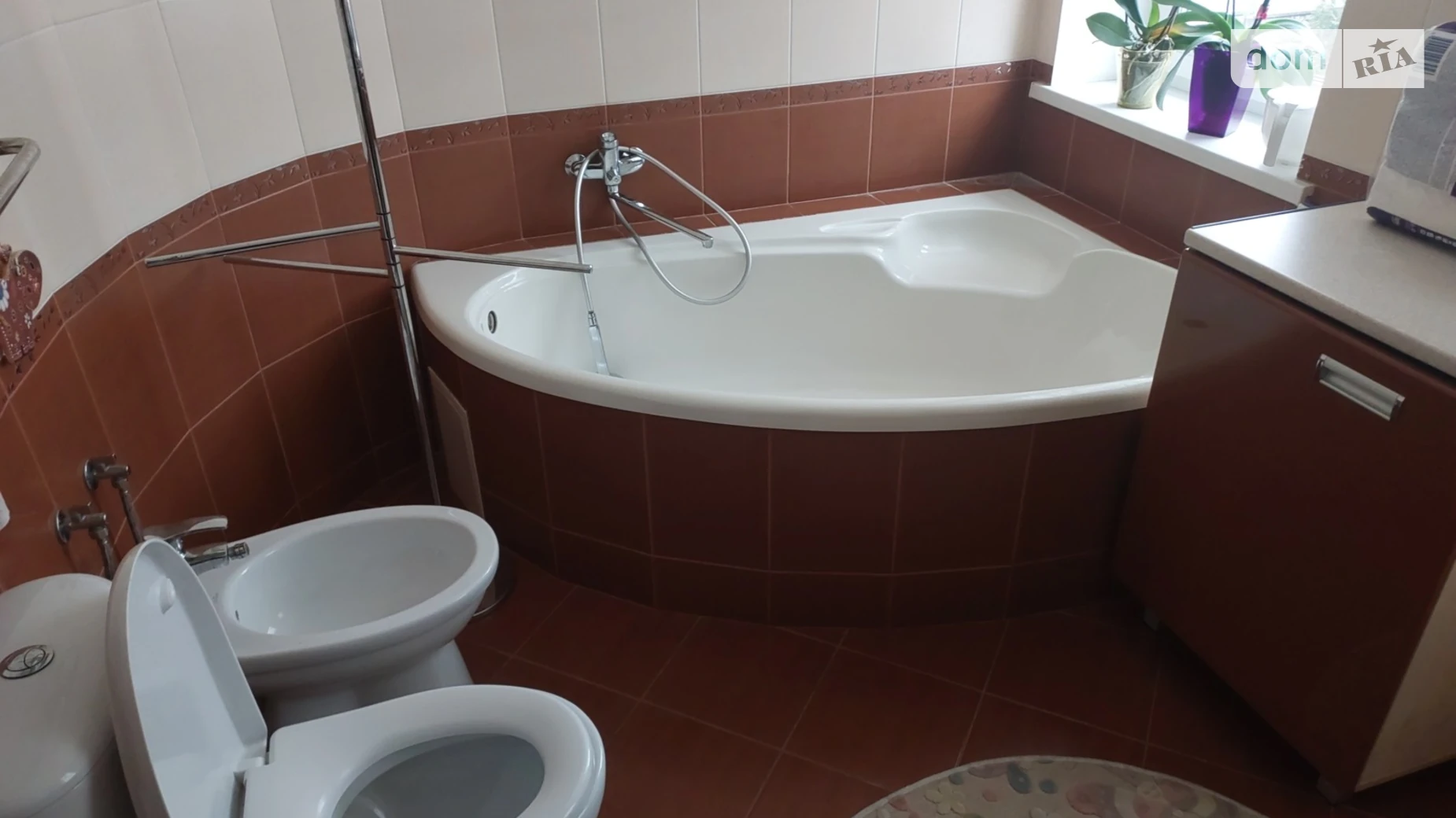 Сдается в аренду дом на 3 этажа 287.8 кв. м с подвалом, цена: 49999 грн - фото 4